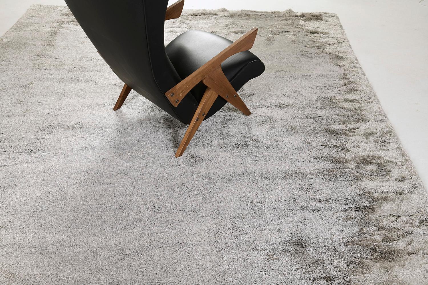 Mehraban Massivdesign-Viskose-Teppich Lusso (Indisch) im Angebot