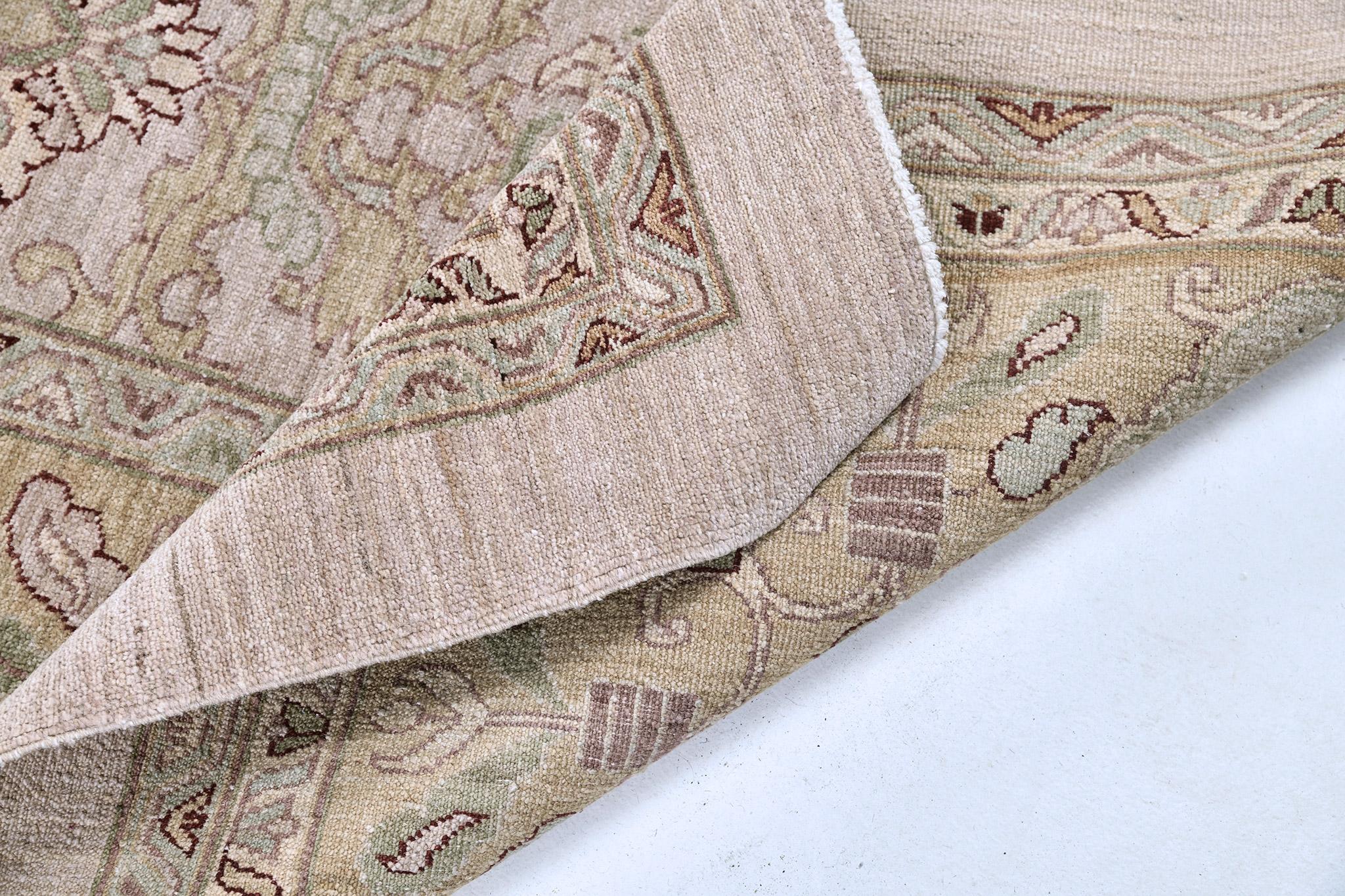 Mehraban Sultanabad Revival Divine Kollektion im Angebot 1