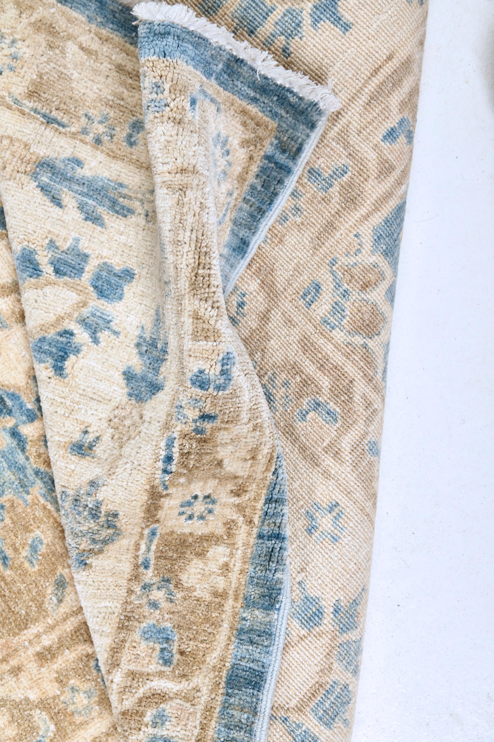 Rug Number
31804
Size
8' 8