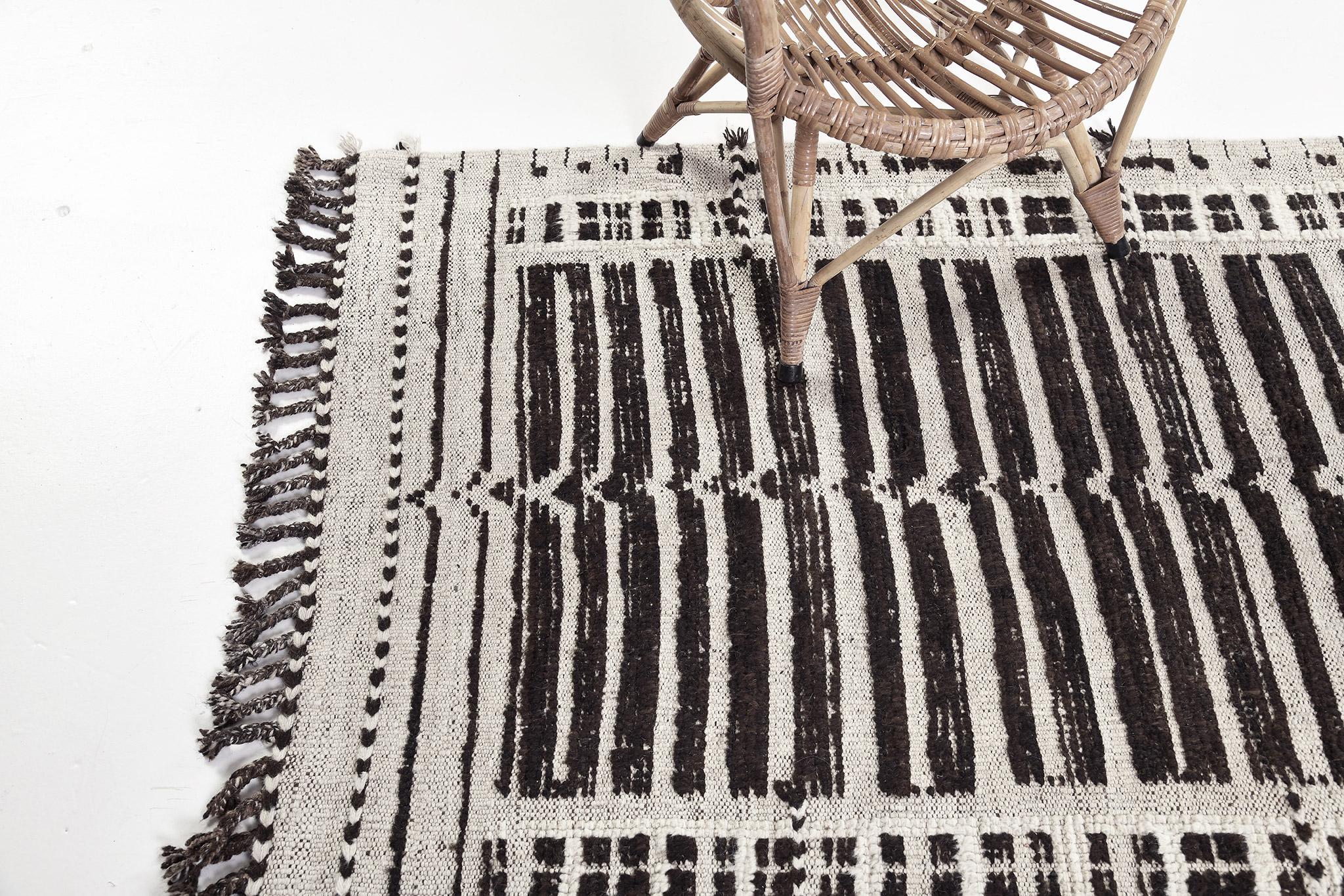 Annodato a mano Mehraban Tala Runner Seasons, Atlas Collection'S in vendita