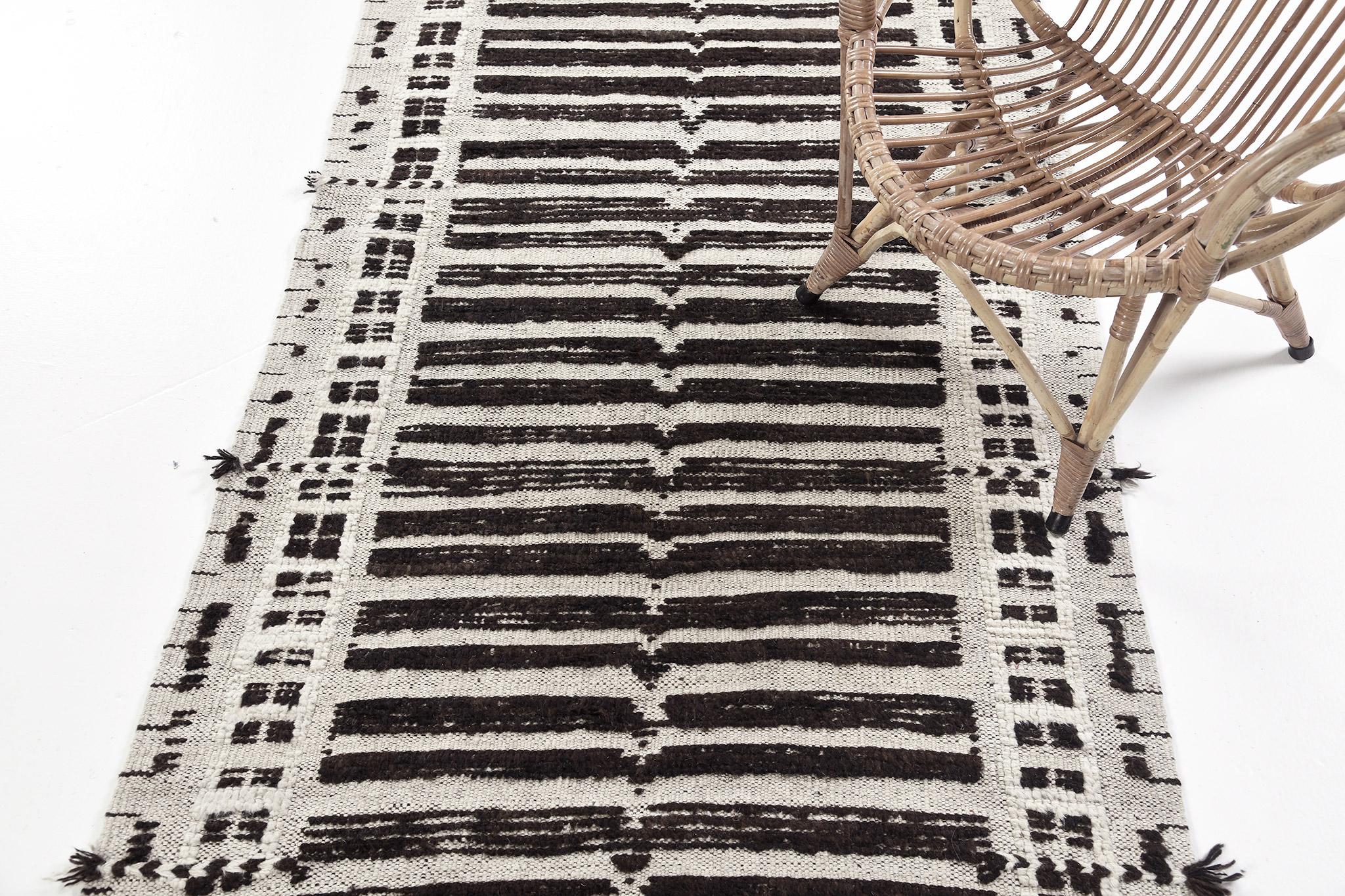 Mehraban Tala Runner Seasons, Atlas Collection'S In condizioni Nuovo in vendita a WEST HOLLYWOOD, CA