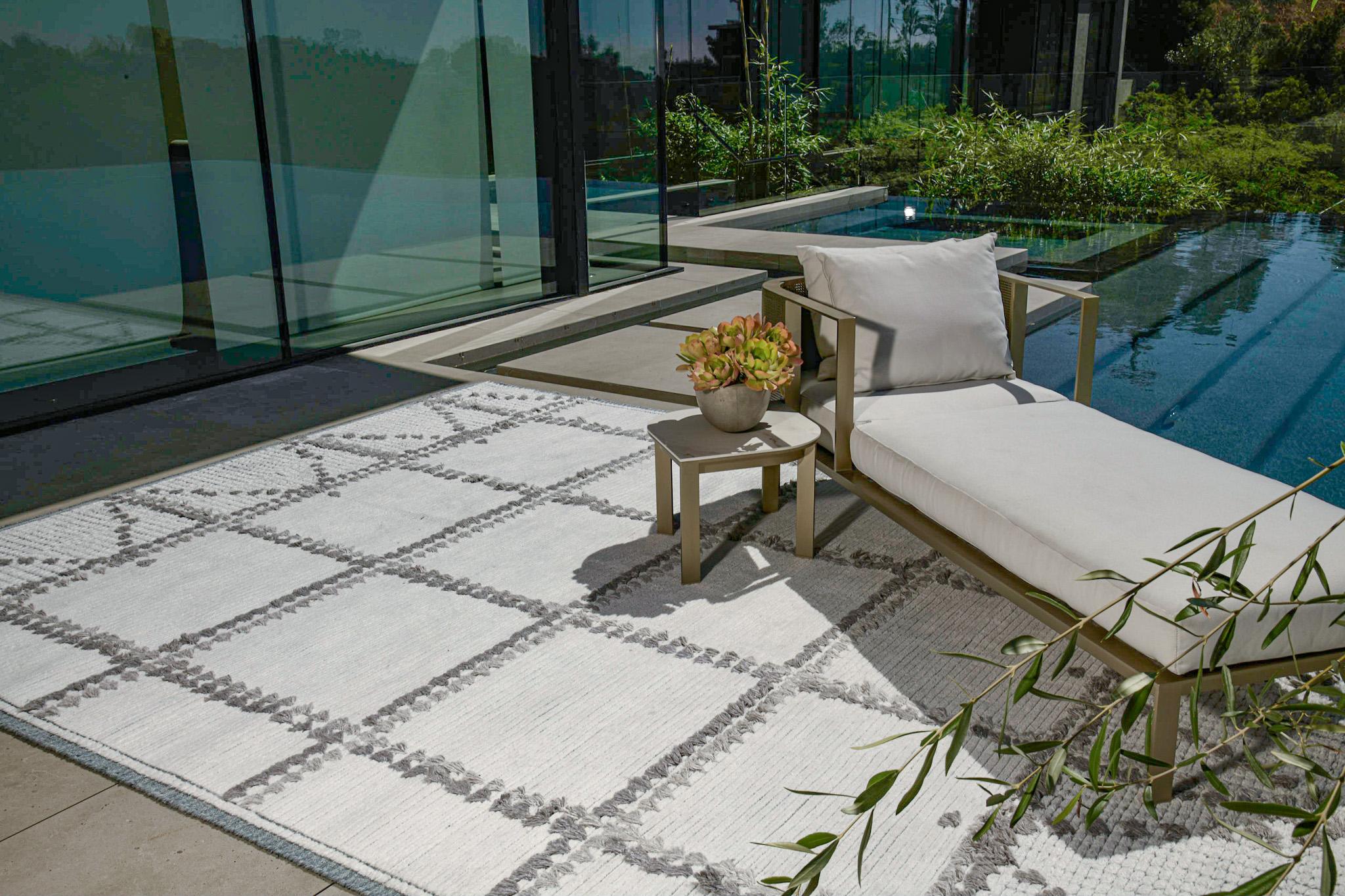 Contemporary Mehraban Valdepena, Nasim Collection Indoor Outdoor Rug For Sale