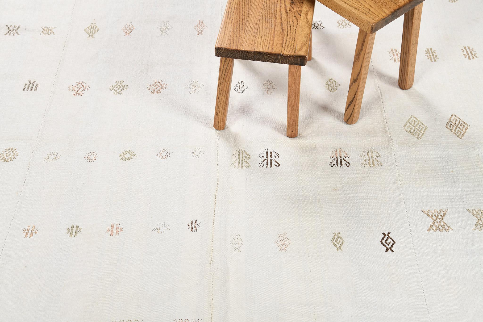 Hand-Knotted Mehraban Vintage Anatolian Turkish Flat Weave Kilim For Sale