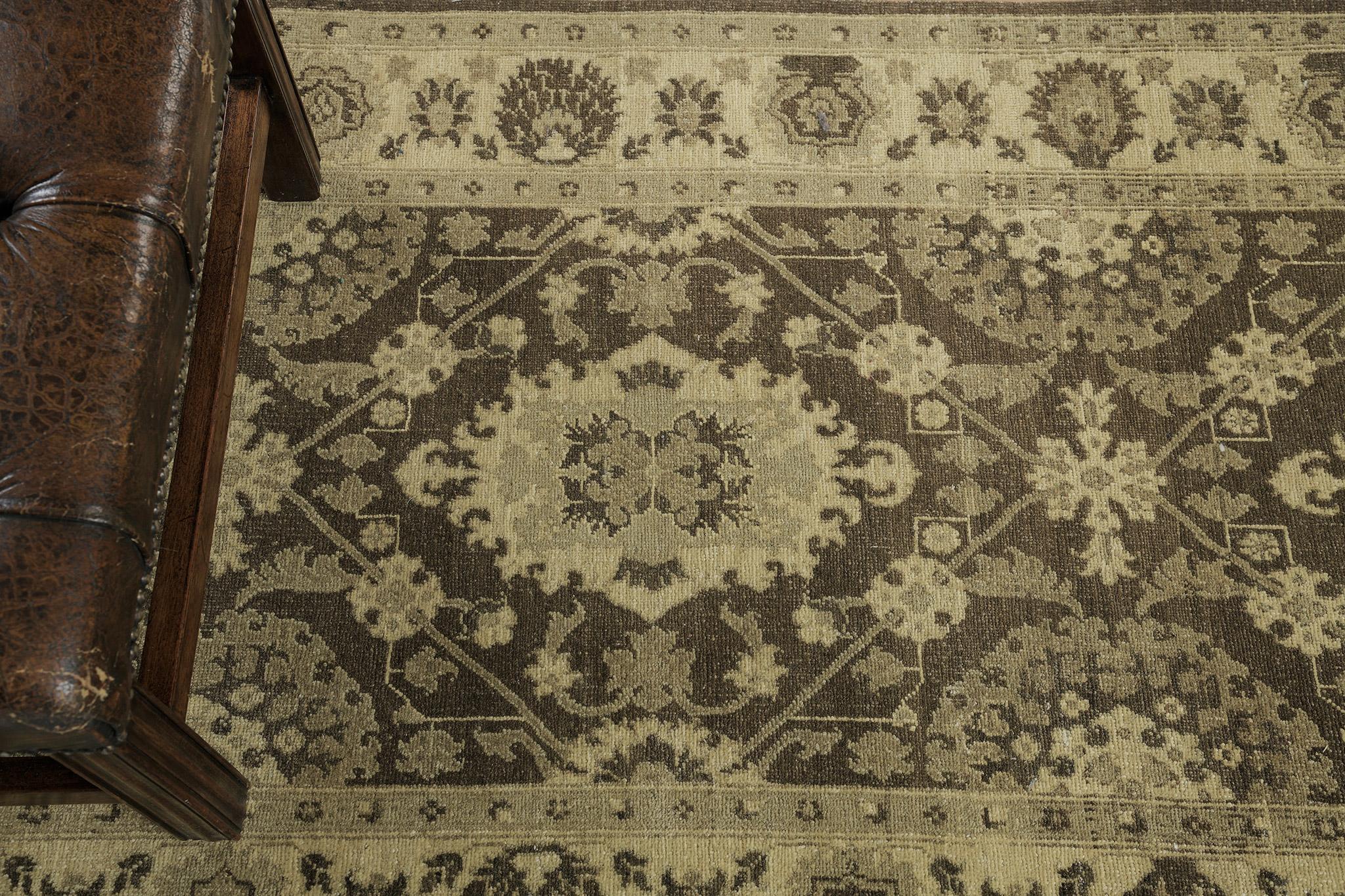 Mehraban Vintage Mahal Style Rug D5137 In New Condition For Sale In WEST HOLLYWOOD, CA