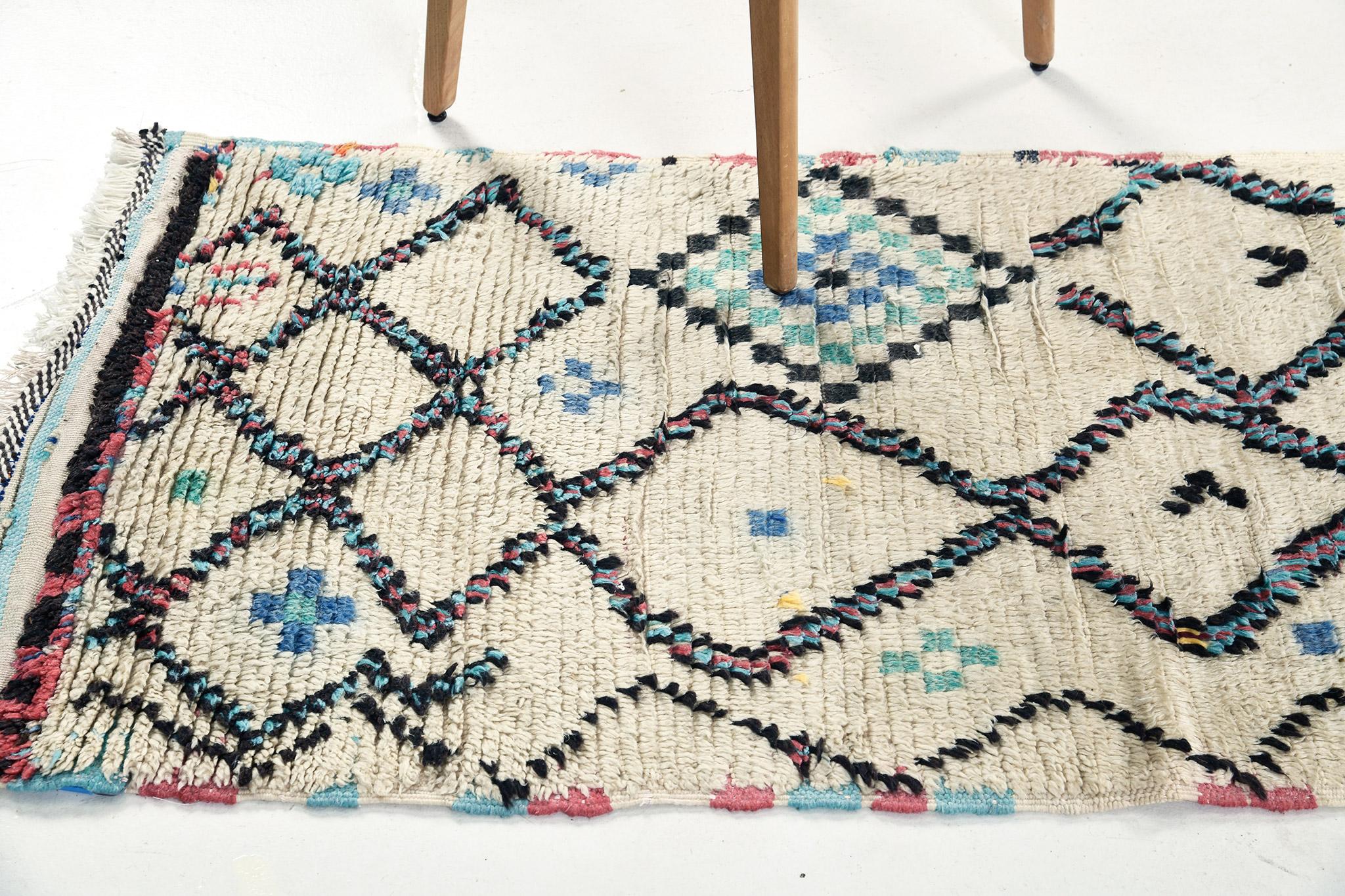 Annodato a mano Mehraban Rugs marocchino d'epoca della tribù berbera Azilal in vendita