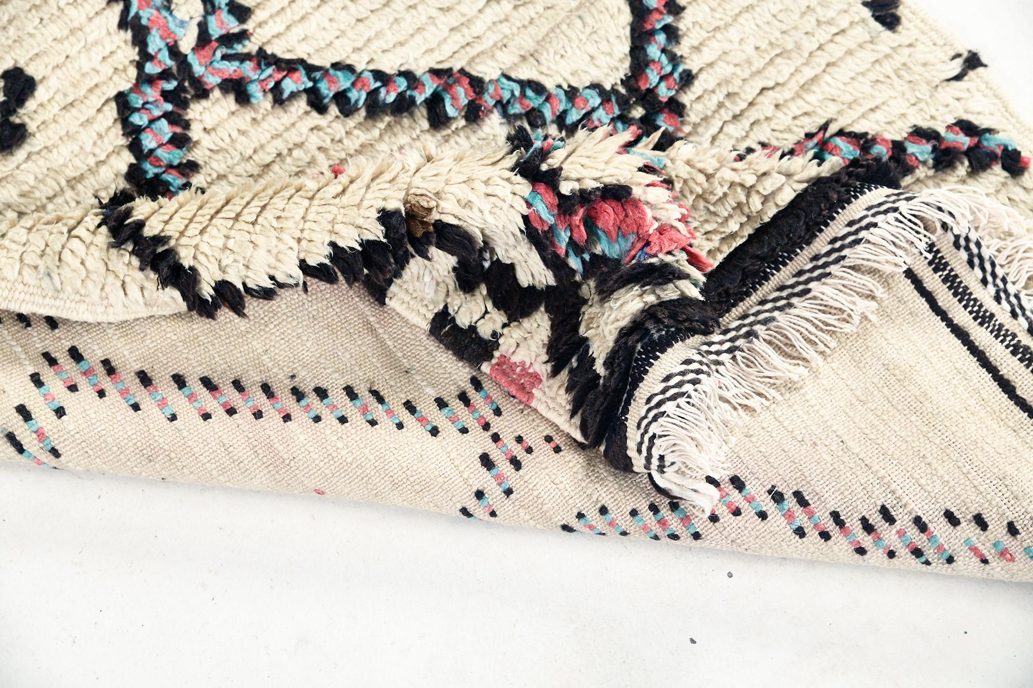 Lana Mehraban Rugs marocchino d'epoca della tribù berbera Azilal in vendita