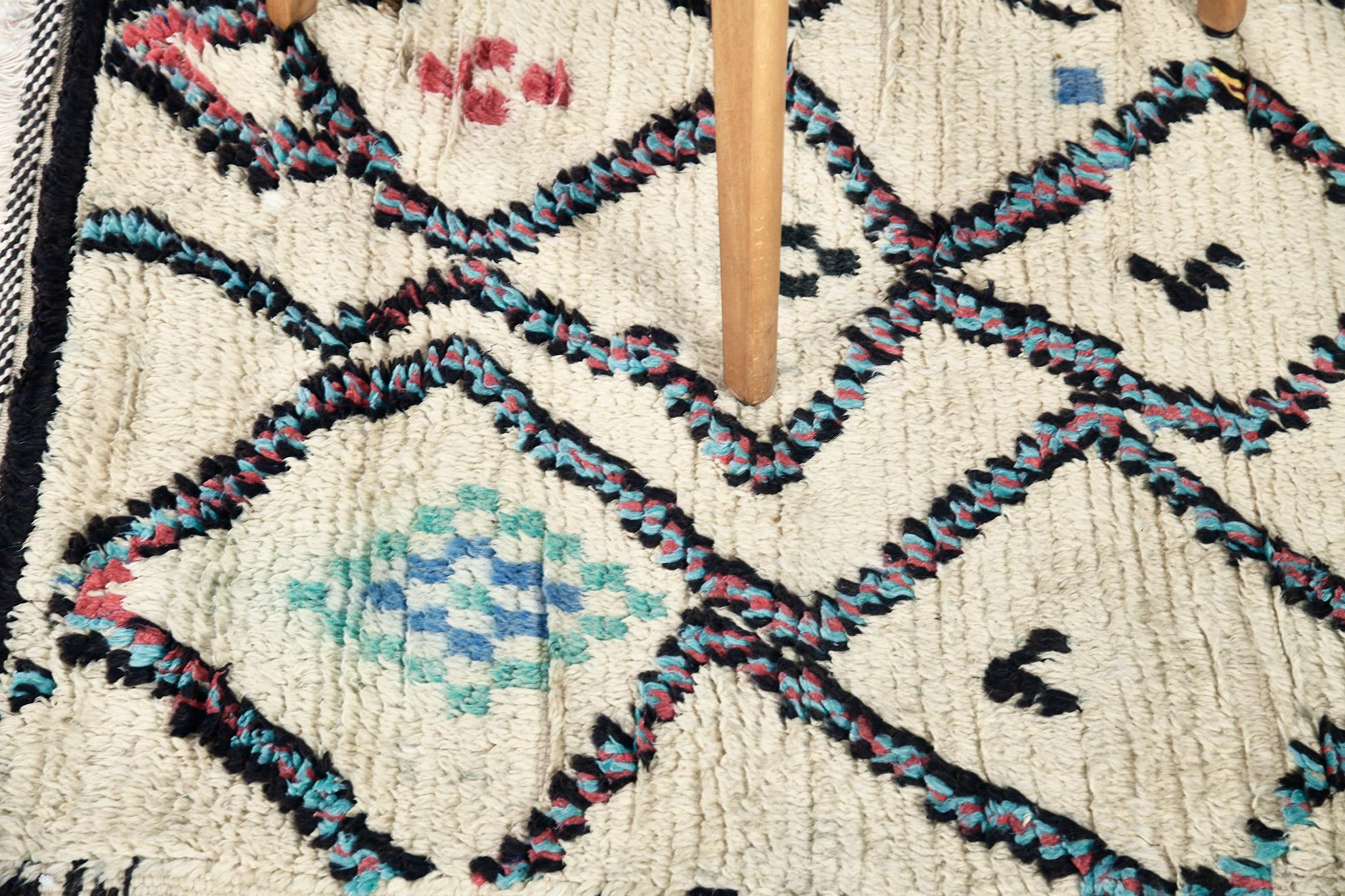 Mehraban Rugs marocchino d'epoca della tribù berbera Azilal in vendita 2