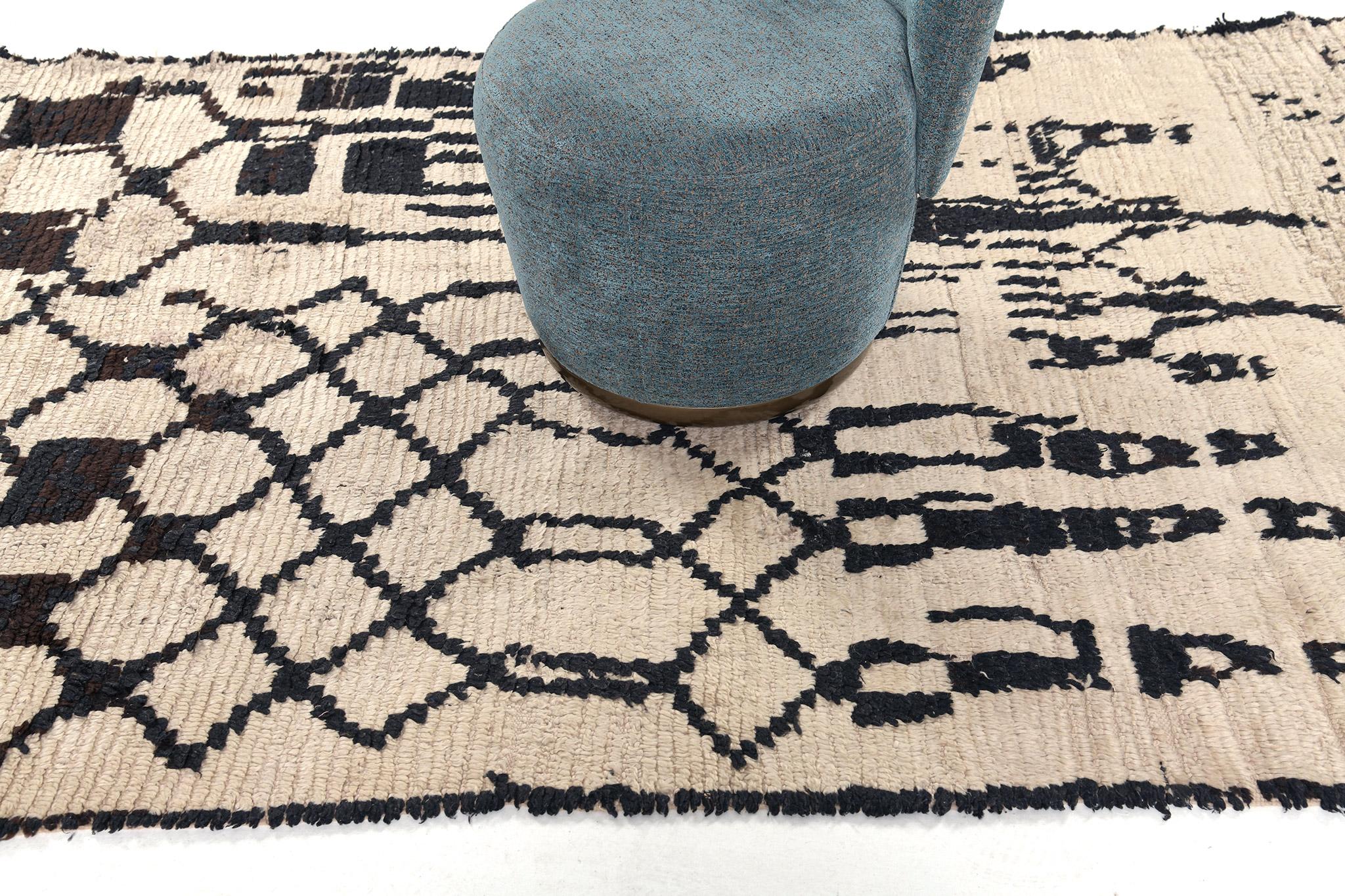 Mehraban Vintage Marokkanischer Azilal-Stil-Teppich (Handgeknüpft) im Angebot