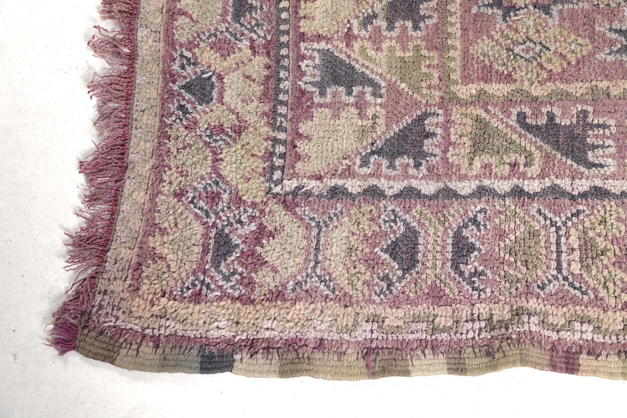 Mehraban Marokkanischer Beni M'Guild-Teppich im Vintage-Stil (Handgeknüpft) im Angebot