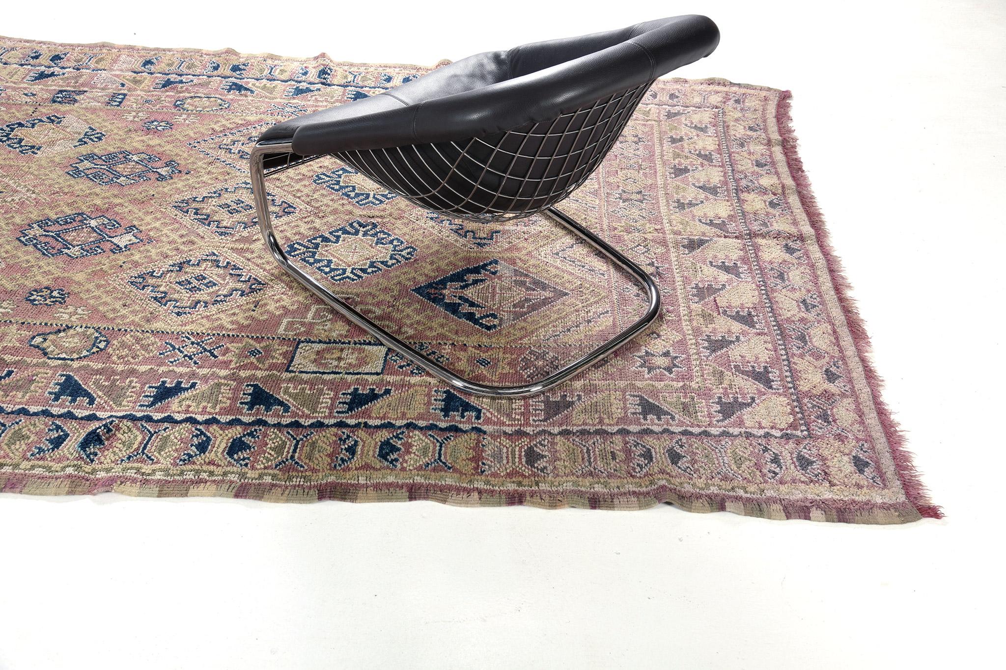 Mehraban Marokkanischer Beni M'Guild-Teppich im Vintage-Stil im Angebot 2