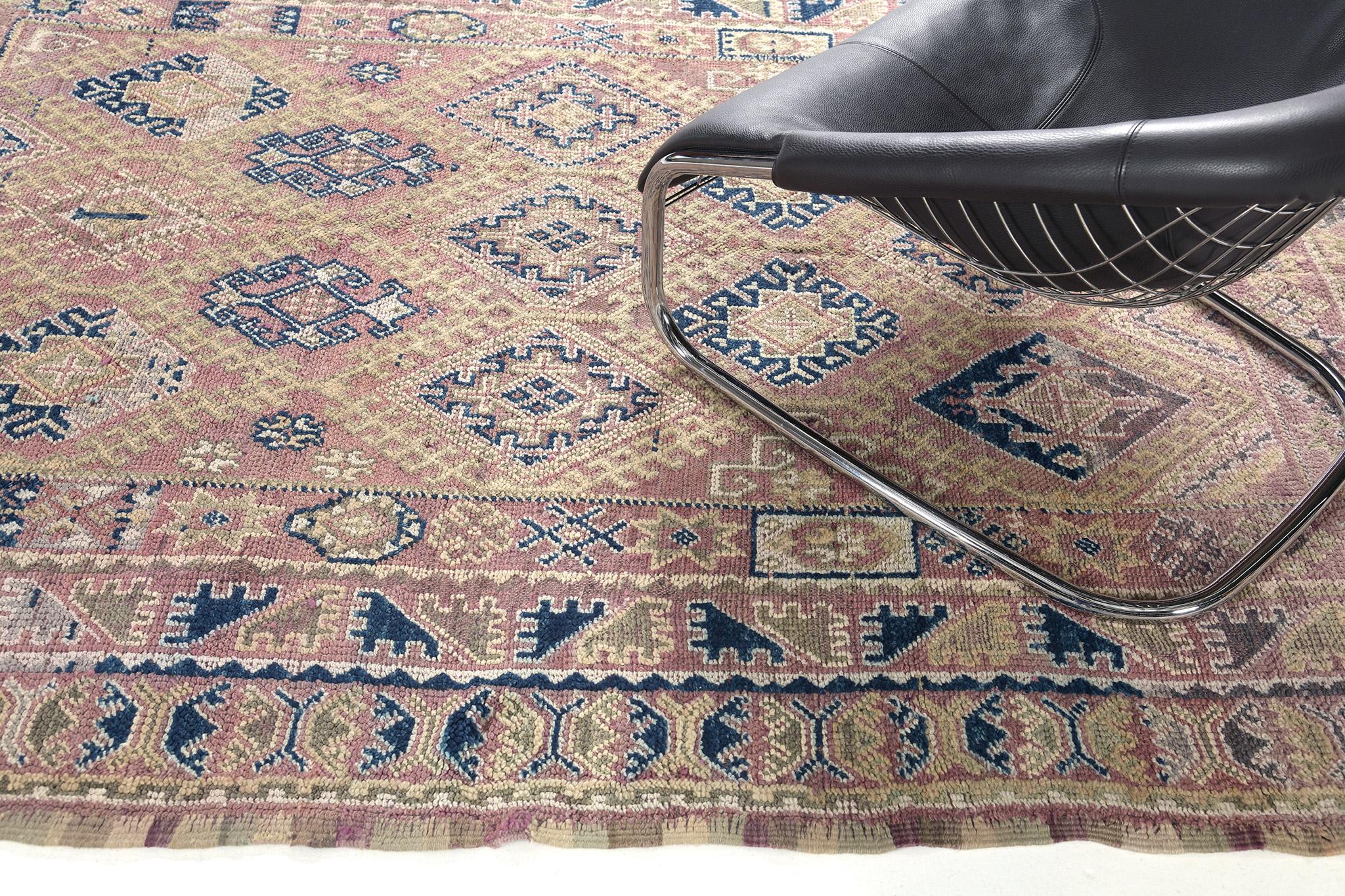 Mehraban Marokkanischer Beni M'Guild-Teppich im Vintage-Stil im Angebot 3