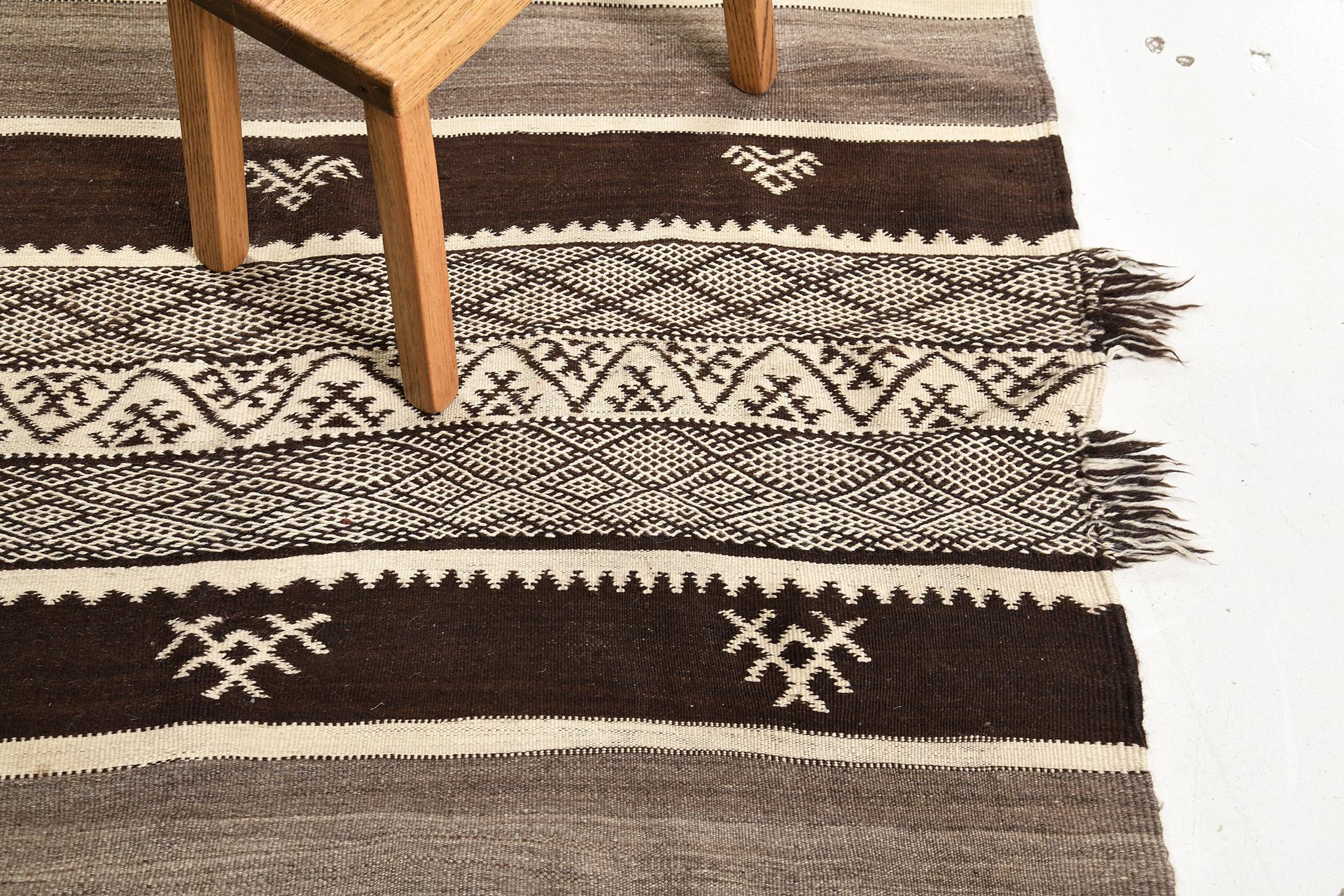 Laine Mehraban - Kilim marocain vintage de la tribu berbère du Haut Atlas en vente