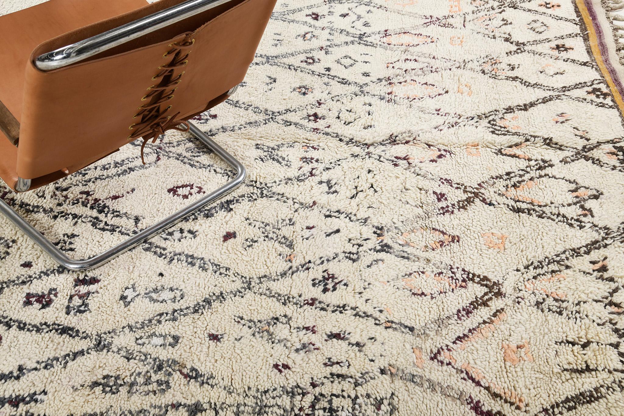 Mehraban Alfombra Vintage Marroquí de la Tribu Ourain en venta 7