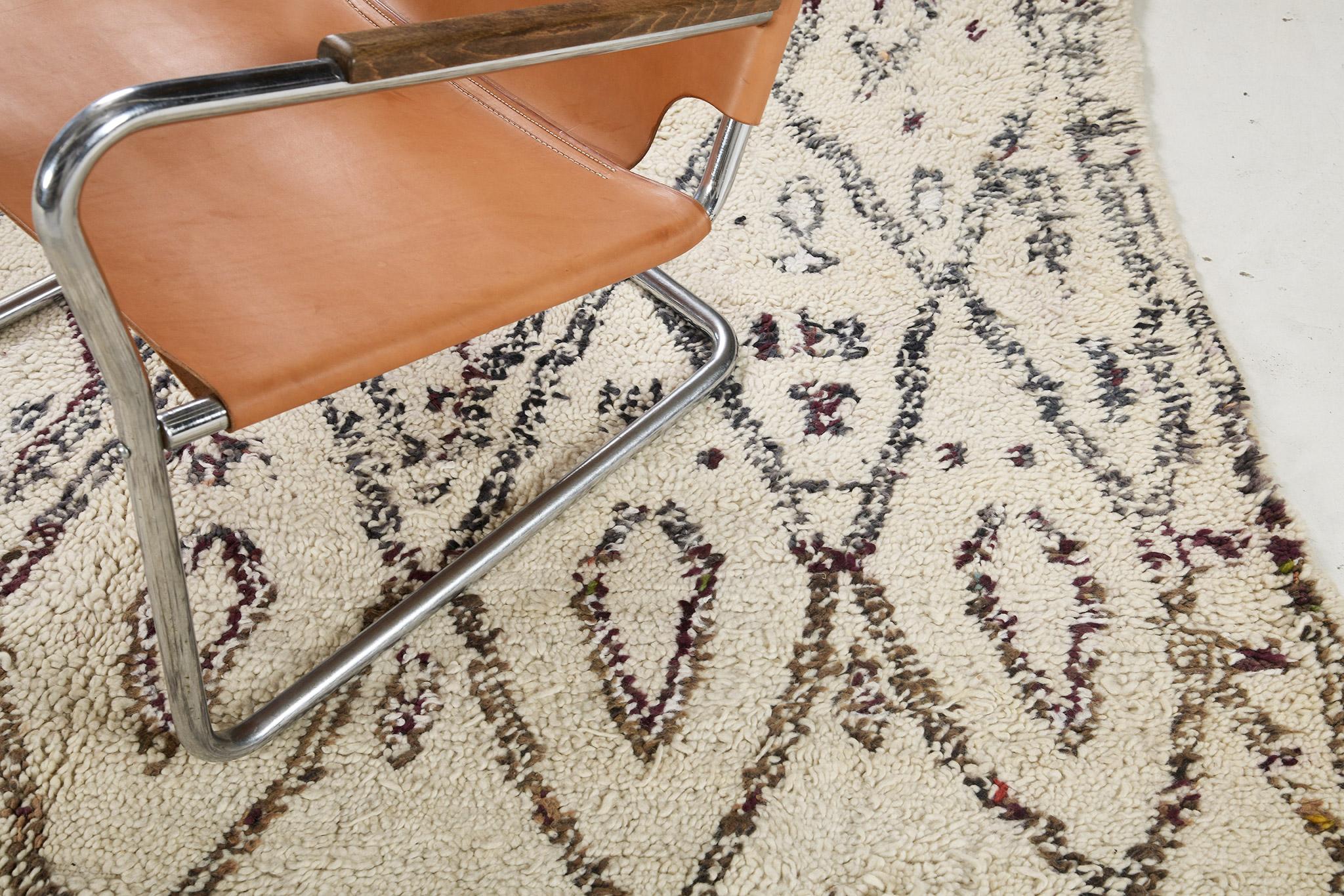 Mehraban Alfombra Vintage Marroquí de la Tribu Ourain en venta 9