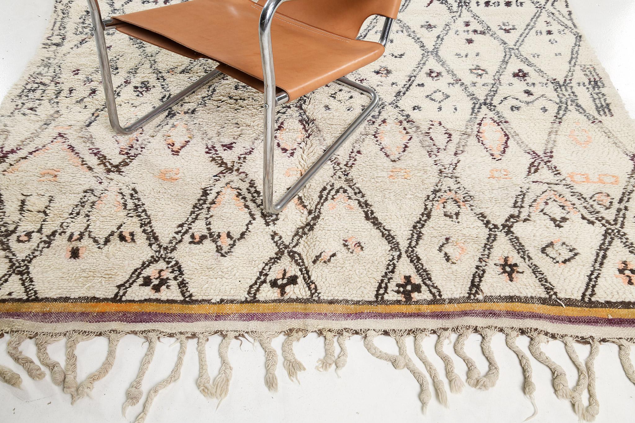 Mehraban Alfombra Vintage Marroquí de la Tribu Ourain en venta 3
