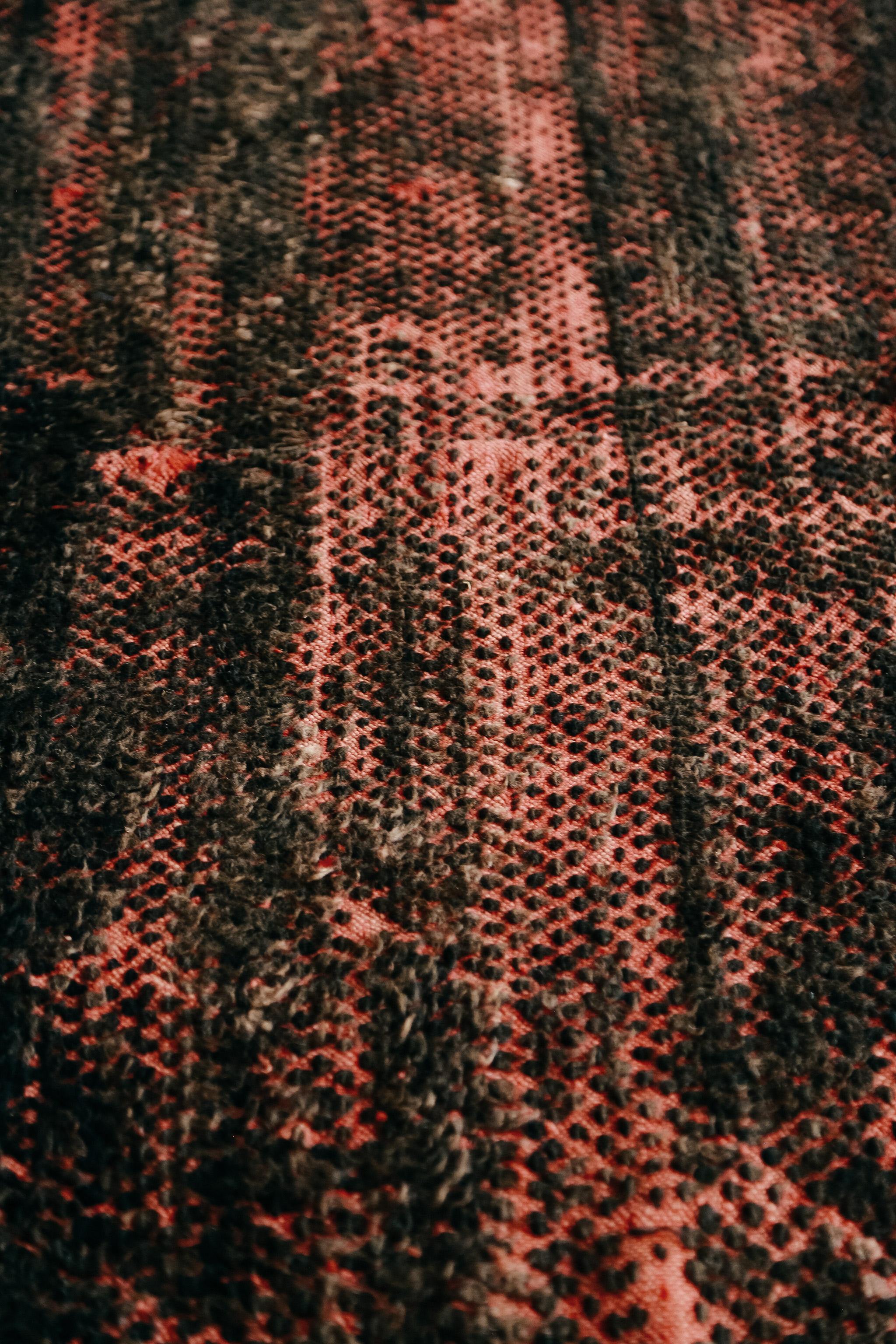 Mehraban Vintage Marokkanischer Teppich mit hohem Atlas-Stamme (Wolle) im Angebot