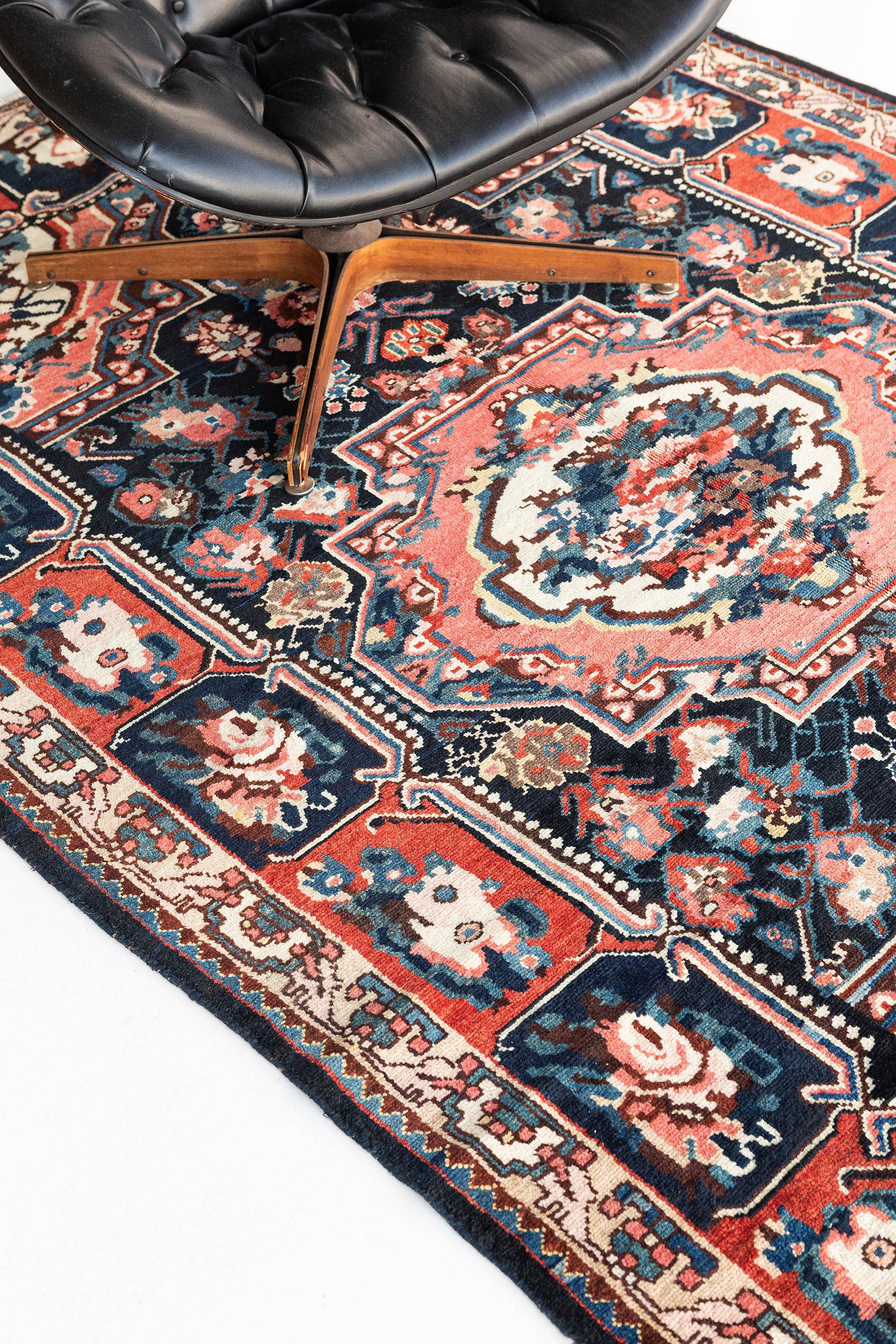 Laine Mehraban - Tapis persan Bakhtiari vintage 24764 en vente