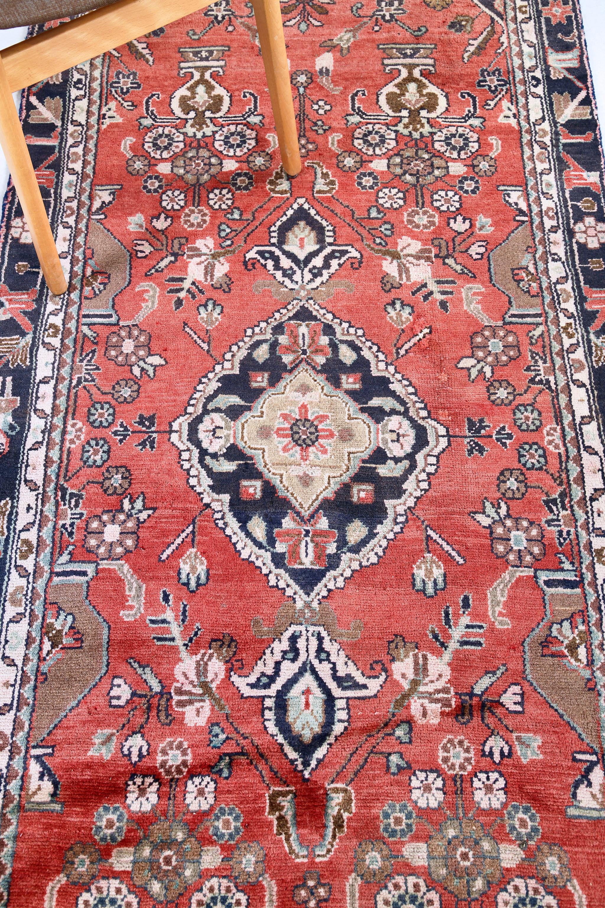 Noué à la main Chemin de table Mehraban Vintage Persan Hamedan en vente
