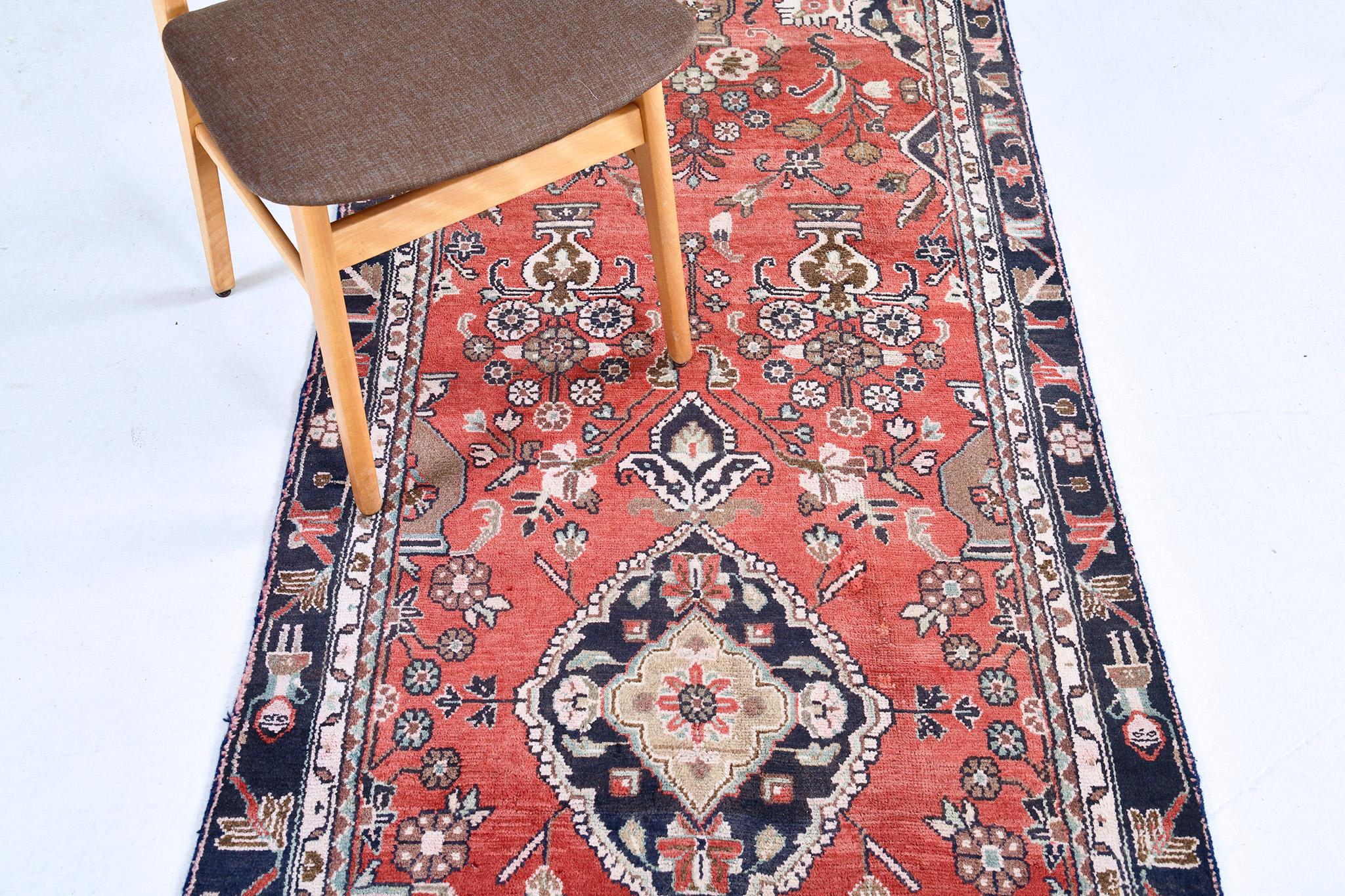 Chemin de table Mehraban Vintage Persan Hamedan Bon état - En vente à WEST HOLLYWOOD, CA