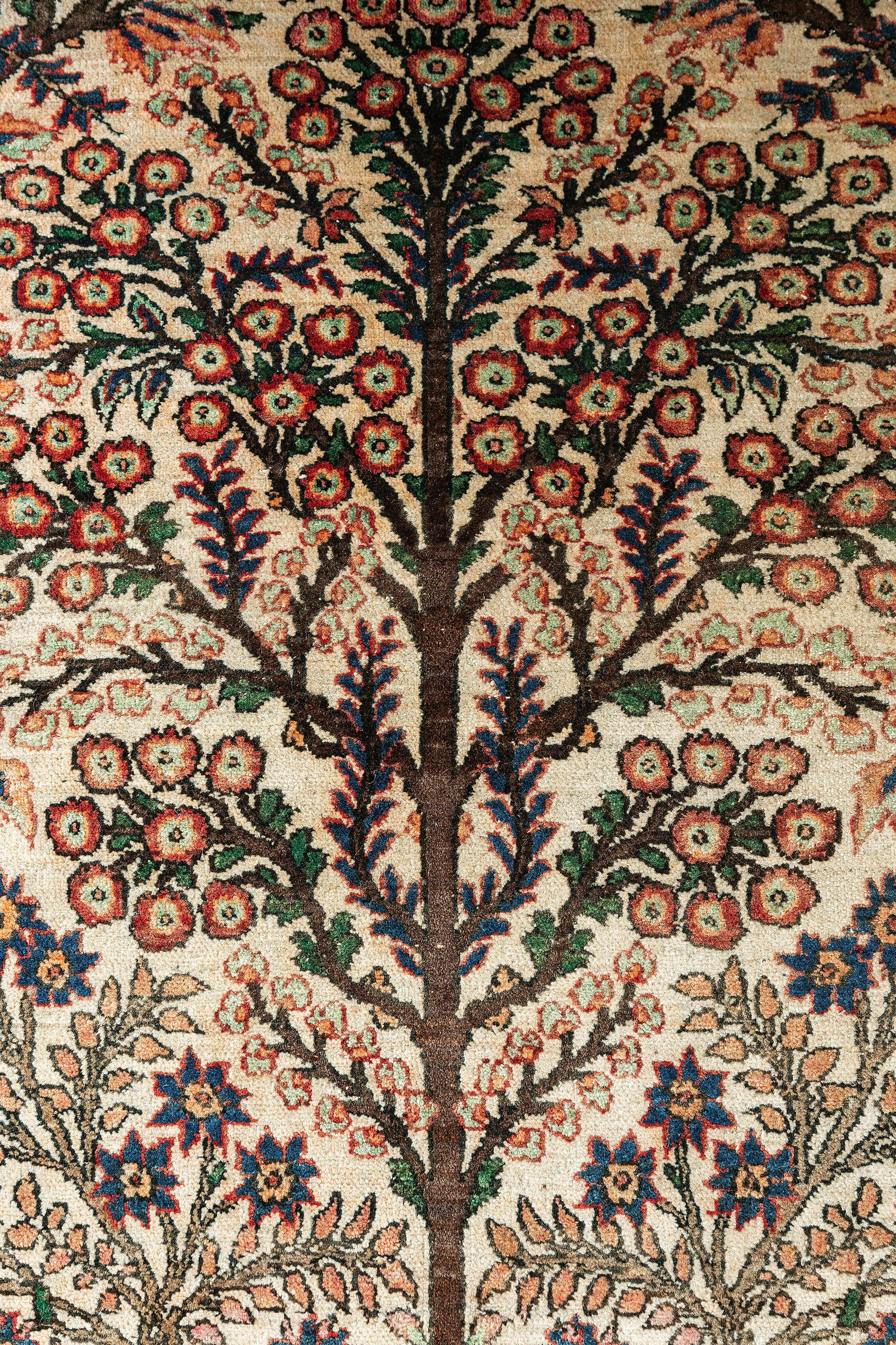 Mehraban Vintage Persian Isfahan Rug 26009 For Sale 1