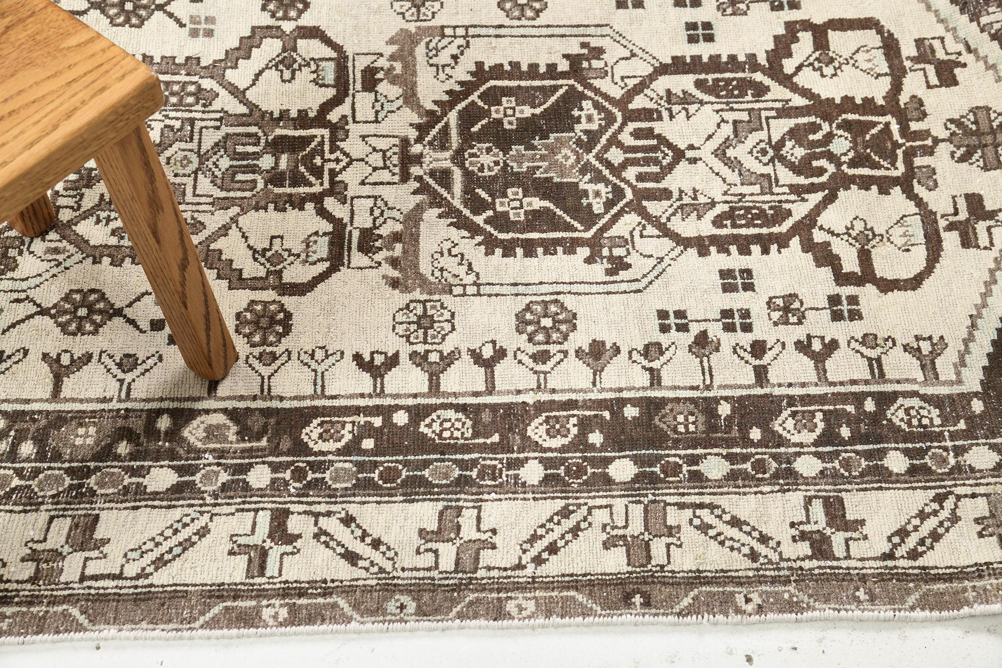 Numéro de tapis
27124
Taille
3' 6