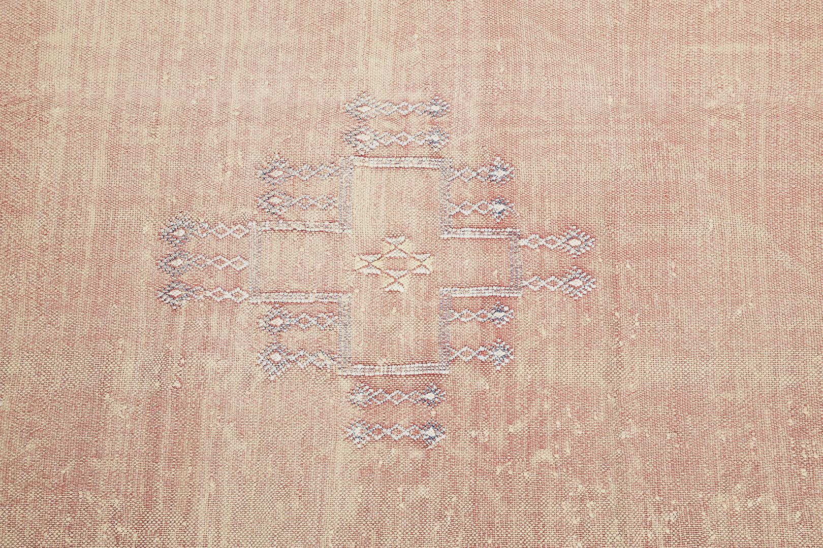 Kilim de tejido plano tribal africano estilo vintage Mehraban Norteafricano en venta