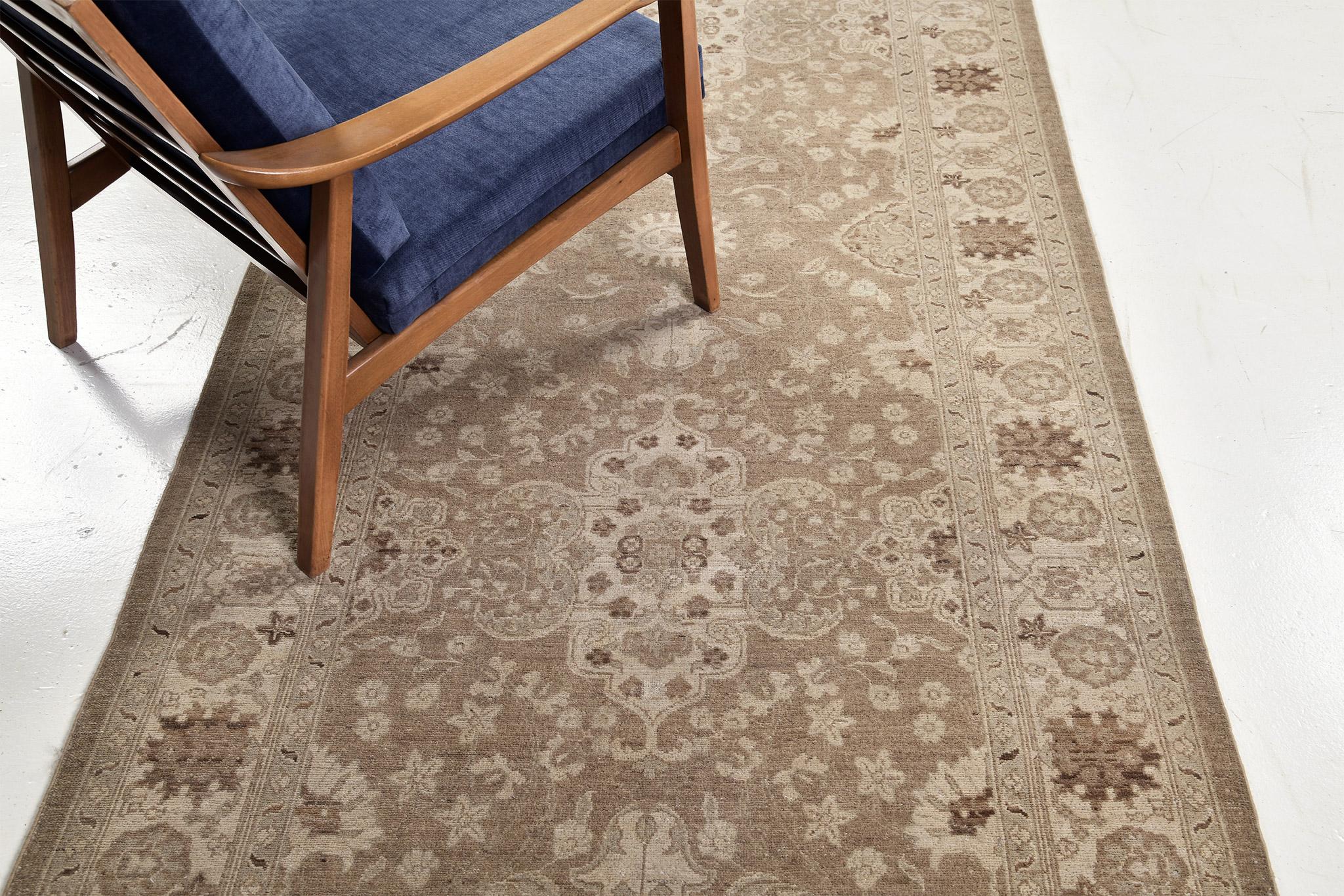 XXI secolo e contemporaneo Mehraban Rugs stile vintage Agra Revival in vendita