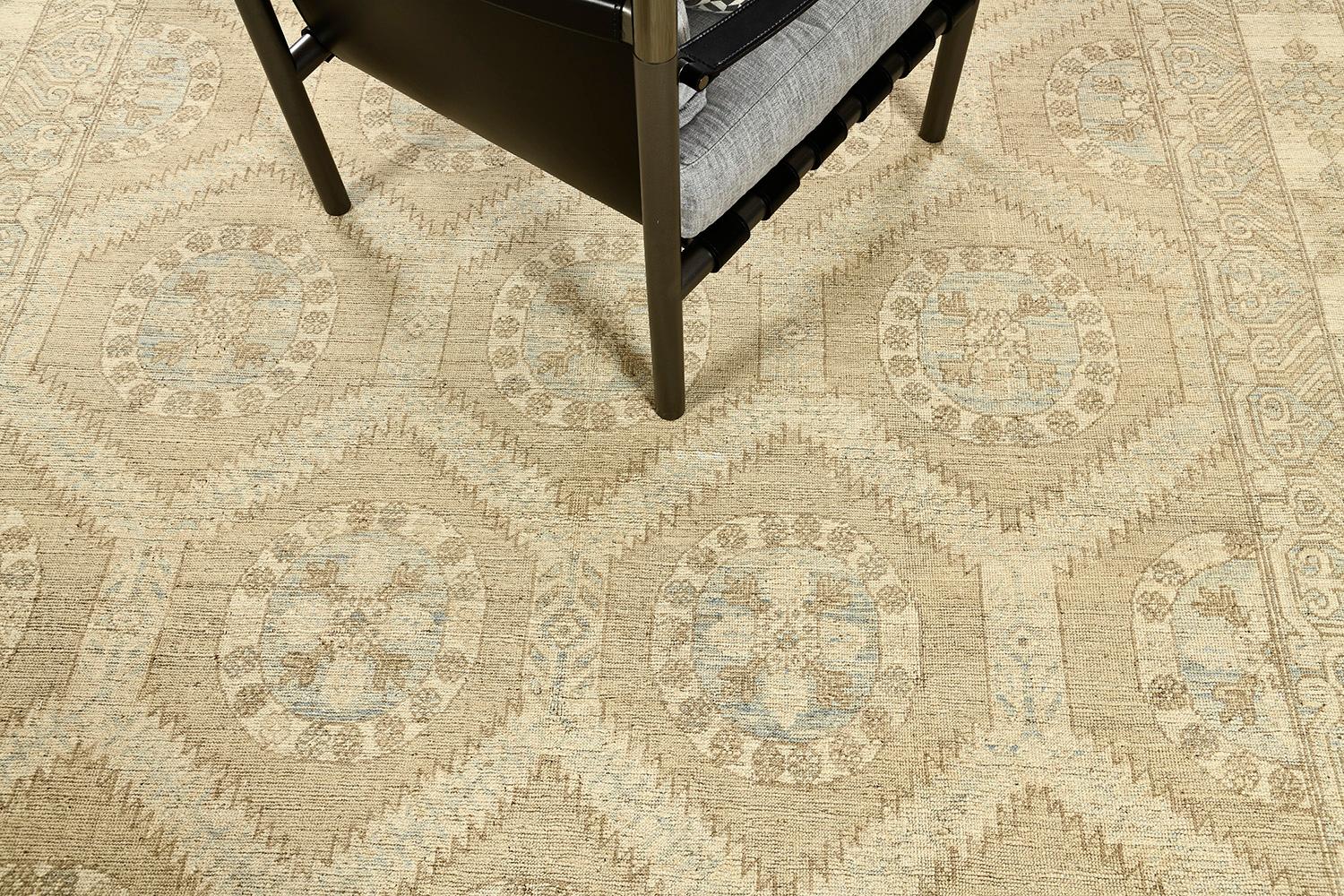 Mehraban Vintage-Teppich im Stil des Arts and Crafts (21. Jahrhundert und zeitgenössisch) im Angebot