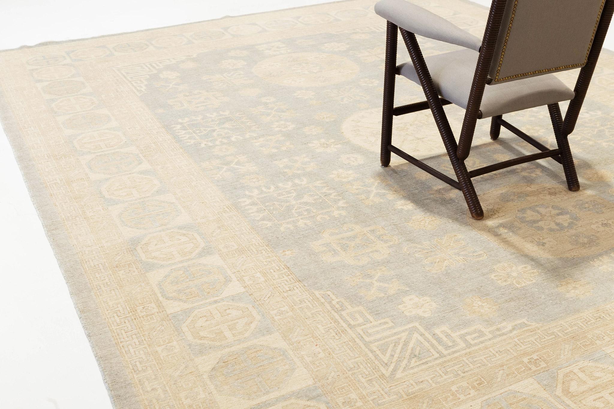Mehraban Style Vintage Khotan Revive Neuf - En vente à WEST HOLLYWOOD, CA