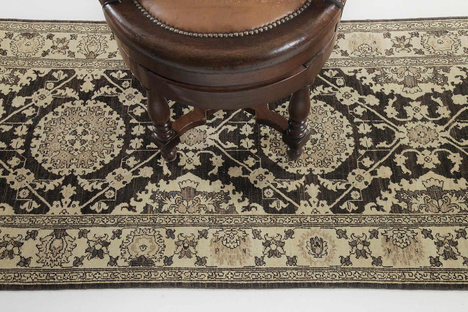 Mehraban Vintage Style Mahal Design Rug D5137 In New Condition For Sale In WEST HOLLYWOOD, CA