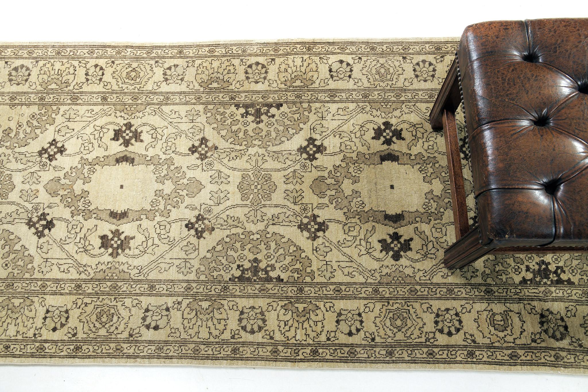 Mehraban Vintage Style Mahal Design Rug D5137 In New Condition For Sale In WEST HOLLYWOOD, CA