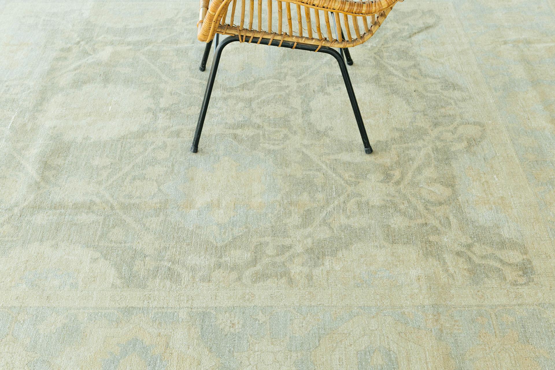 The Mahal rug is a vivid and detailed carpet that veers close to being an ]art form. A beautiful addition to any form, with a distinct aesthetic and approach among the different types of space. For homeowners, beige is a neutral, quiet, and pleasant