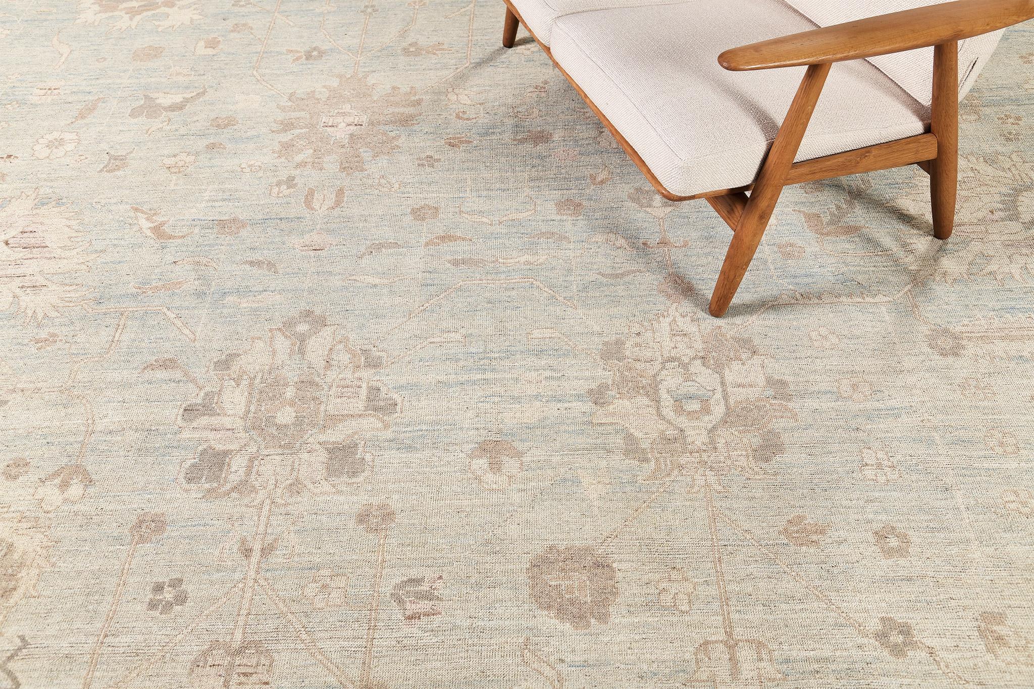 Mehraban Rugs in stile vintage Oushak Re-Creation Collection Safira in vendita 2