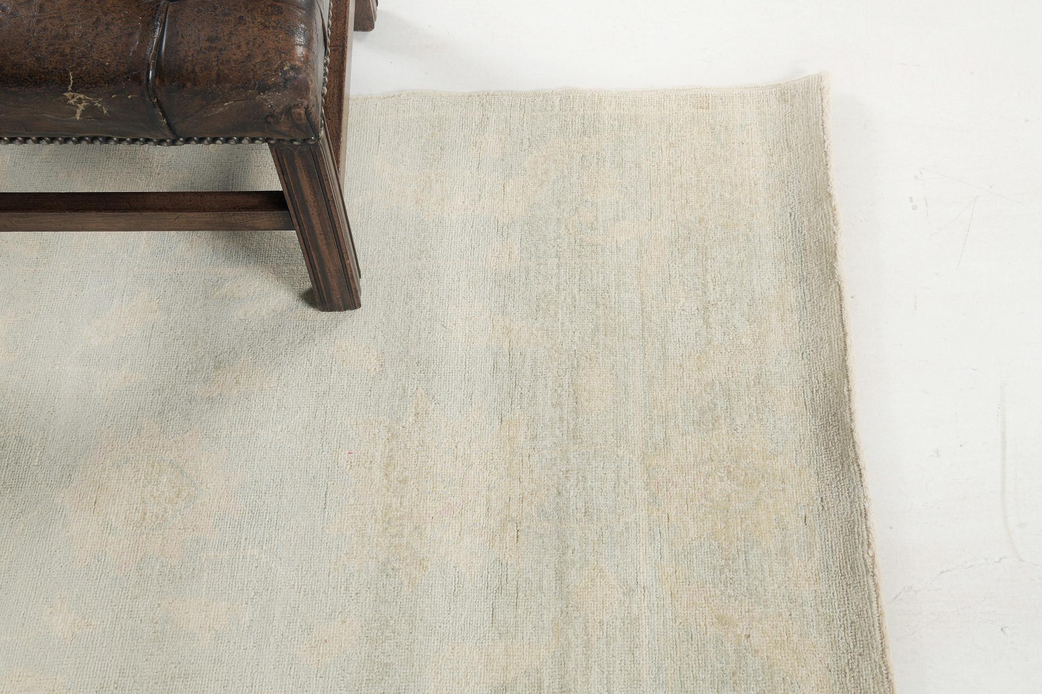 Annodato a mano Mehraban Rugs collezione Rapture in stile vintage con design Oushak in vendita