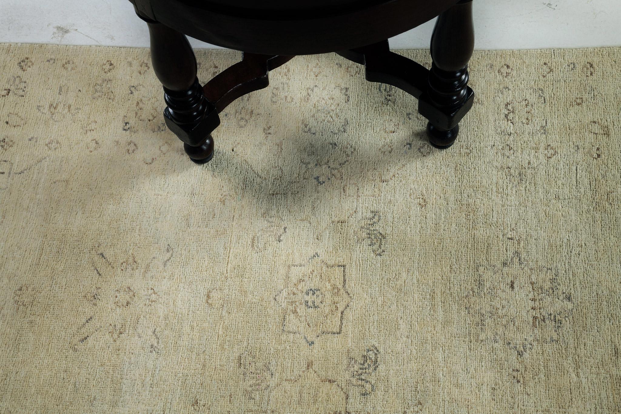This captivating timeless Sultanabad Runner has symmetrical patterns that make the rug unique. A one-of-a-kind rug that makes your interior more fascinating. Neutral tones feature even the smallest details of the patterns and motifs that match the