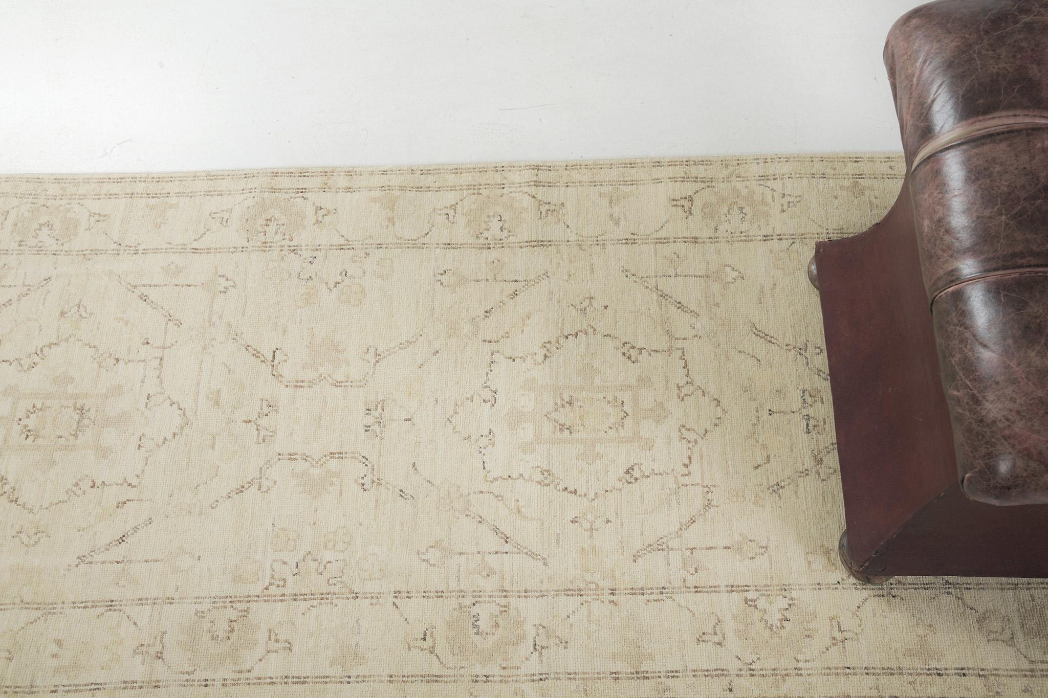 Pakistano Runner di design Sultanabad della collezione Rapture in stile vintage di Mehraban in vendita