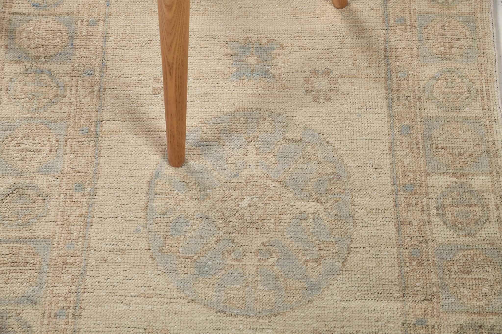 Mehraban Vintage Style Safira Collection Khotan Design Rug In New Condition For Sale In WEST HOLLYWOOD, CA