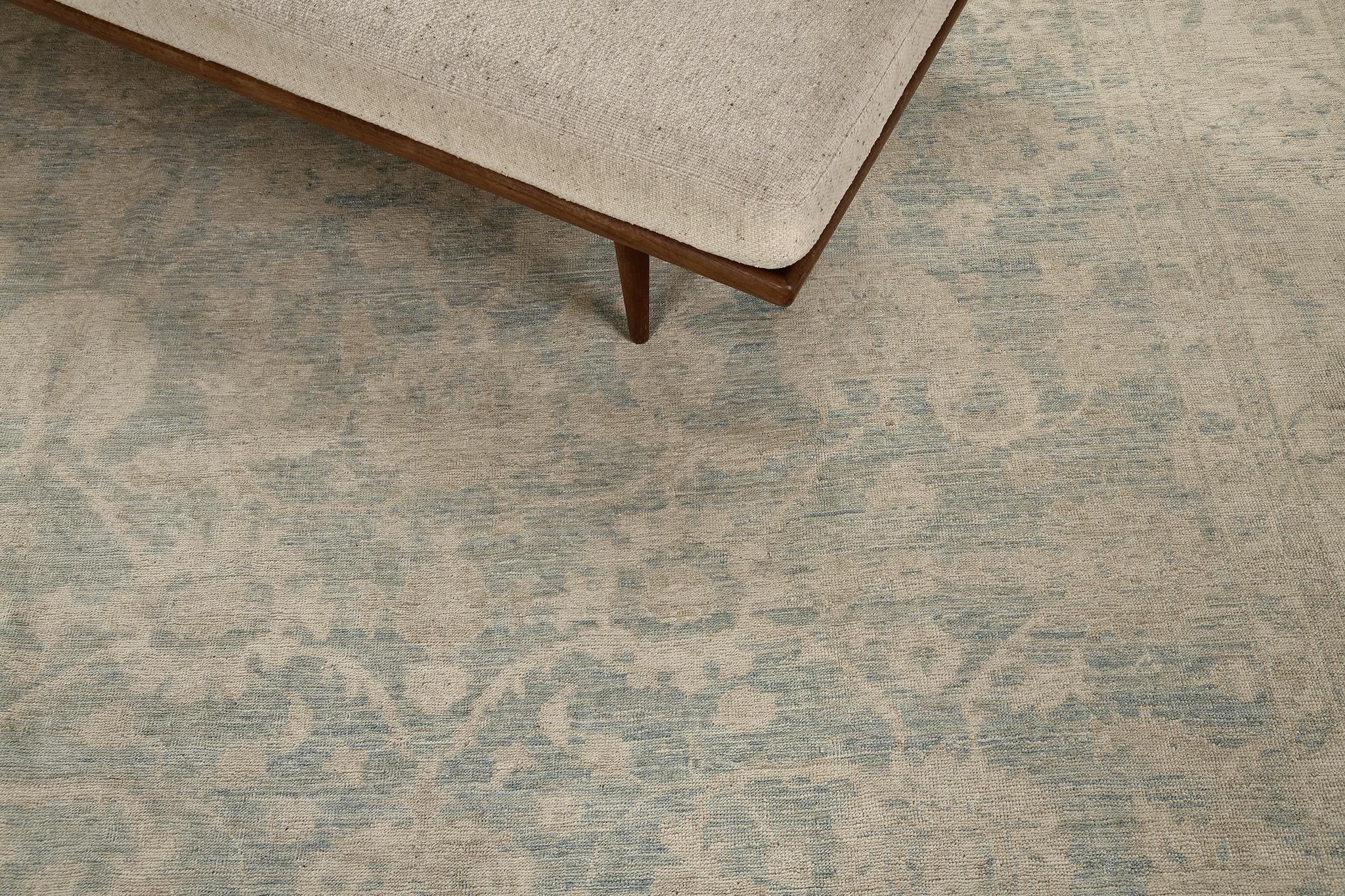 Lana Mehraban Rugs in stile vintage della collezione Safira Tabriz Design in vendita