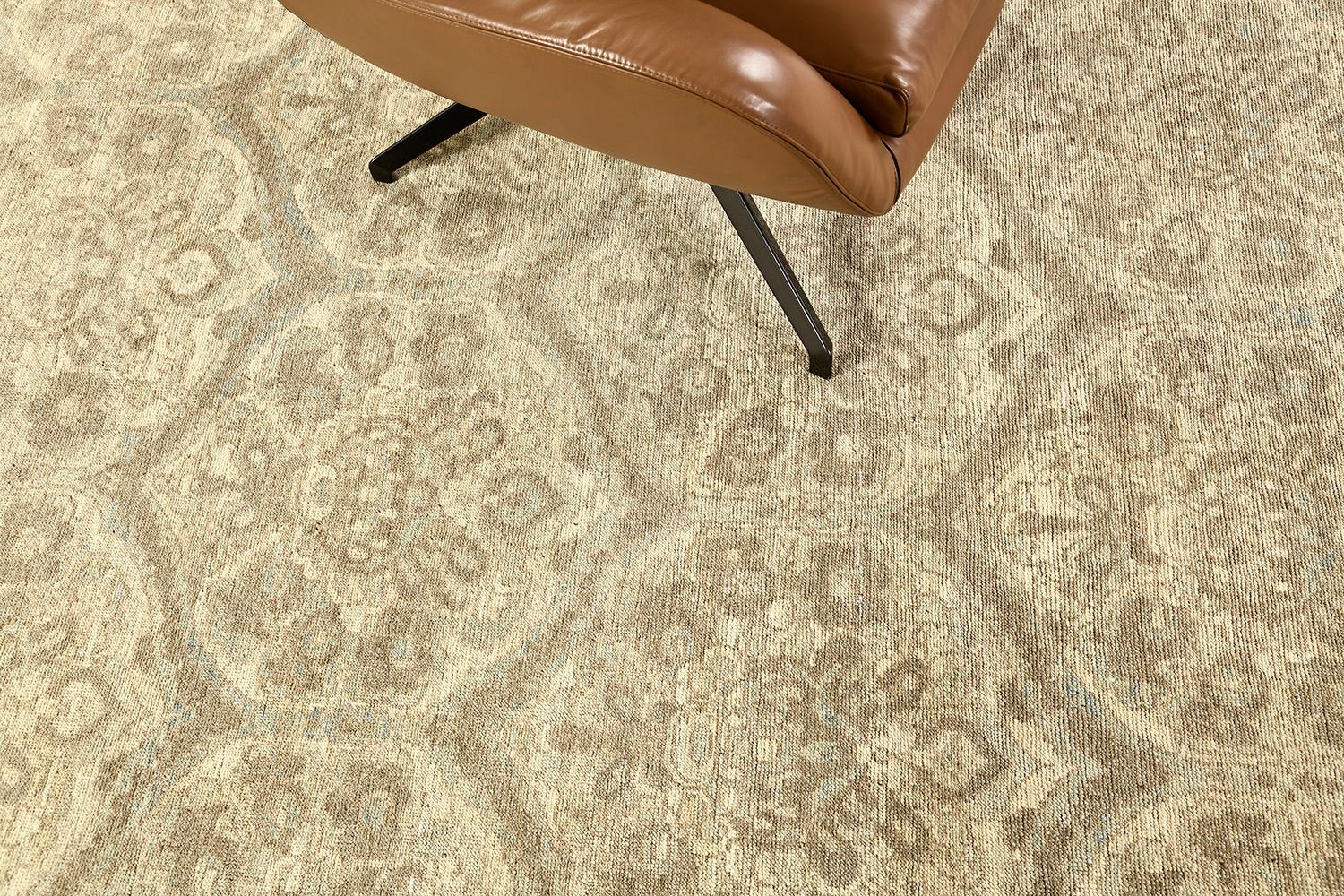 Mehraban Rugs in stile vintage della collezione Safira, tappeti dal design transitorio in vendita 2