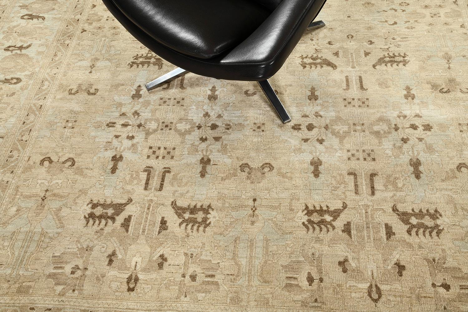 Mehraban Vintage Style Sultanabad Revival Rug In New Condition For Sale In WEST HOLLYWOOD, CA