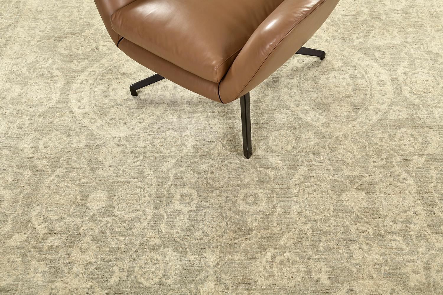 Mehraban Alfombra Sultanabad Revival Estilo Vintage en Nuevo estado para la venta en WEST HOLLYWOOD, CA