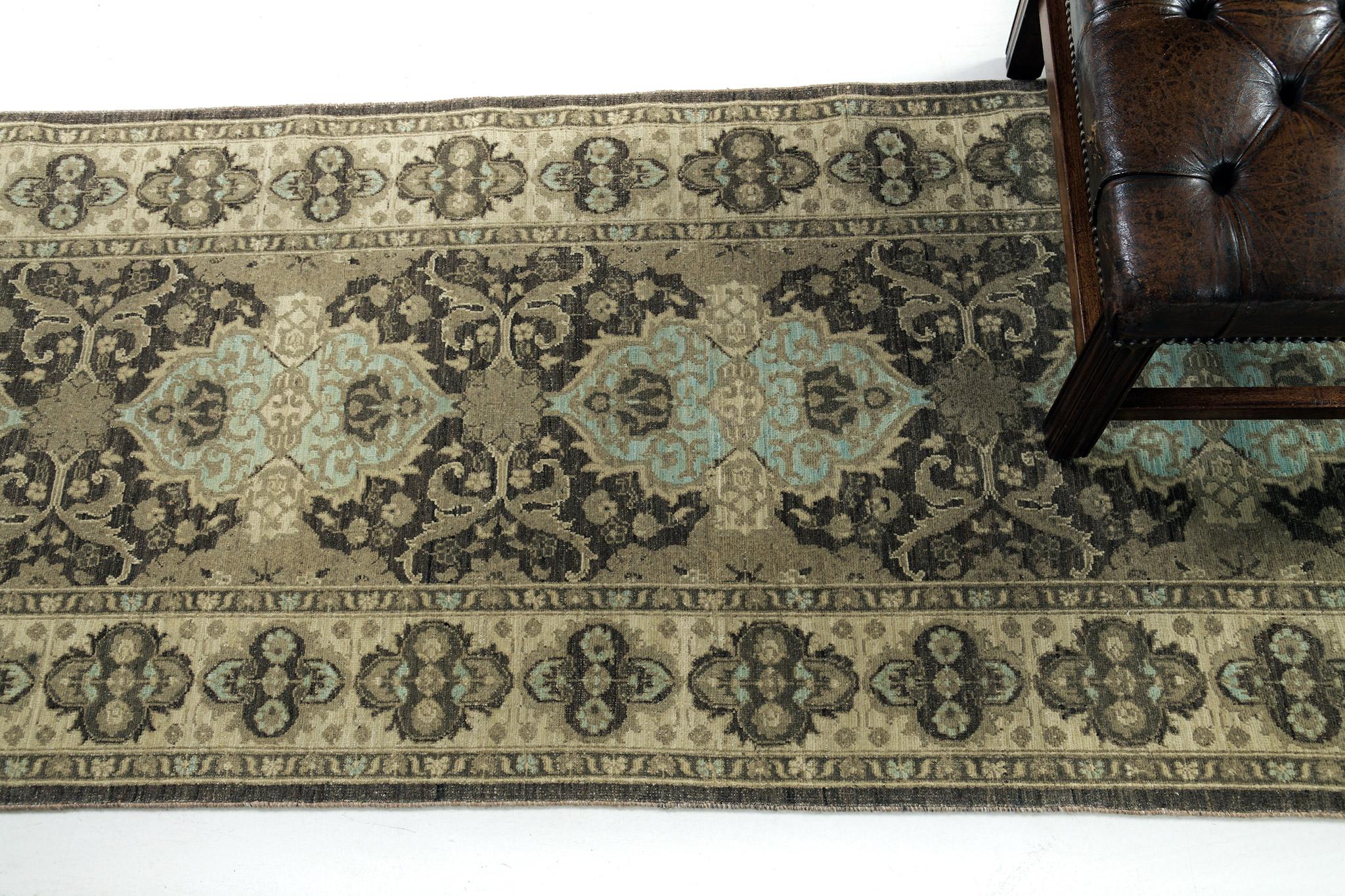 Mehraban Vintage Style Tabriz Design Rug D5169 In New Condition For Sale In WEST HOLLYWOOD, CA