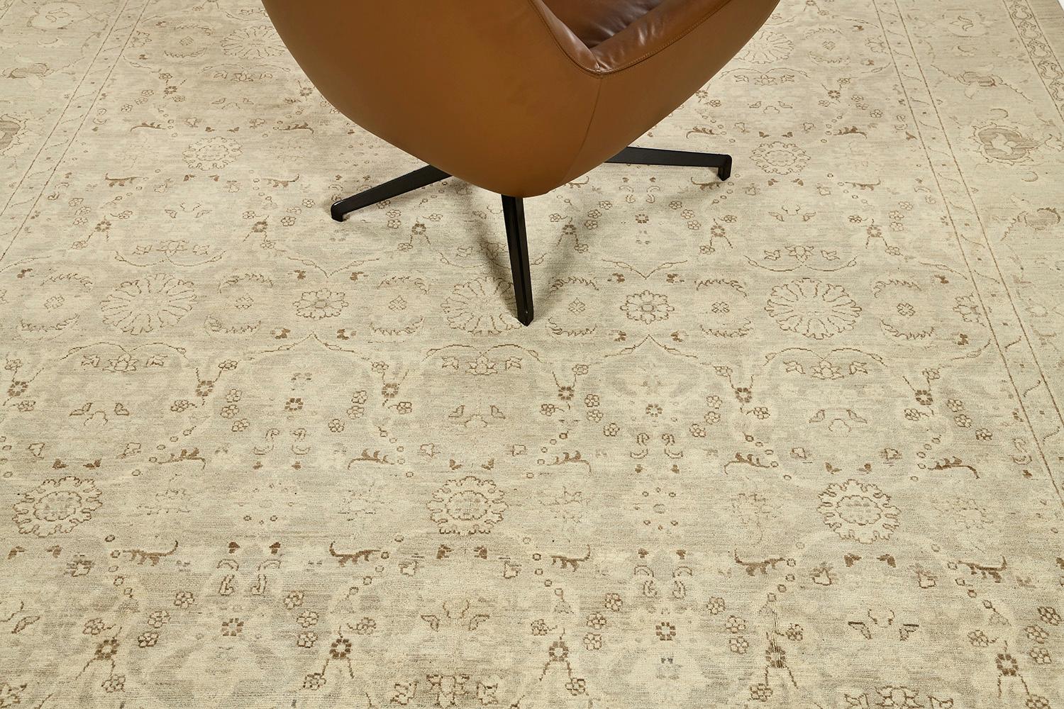 Mehraban Vintage Style Tabriz Revival Rug In New Condition For Sale In WEST HOLLYWOOD, CA