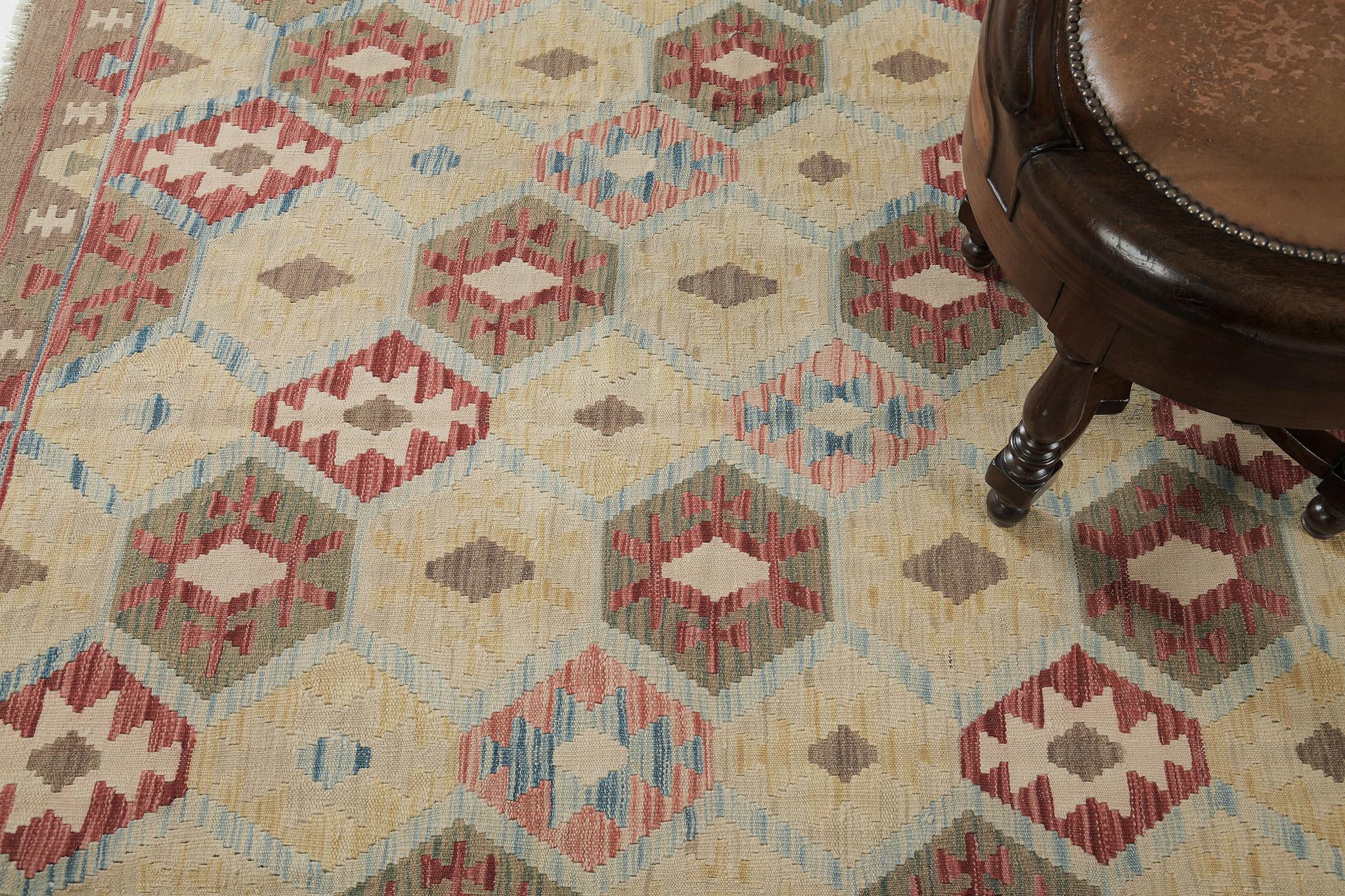 Mehraban Vintage-Stil Stammes natürlichen Farbstoff flach weben Kilim (Handgeknüpft) im Angebot