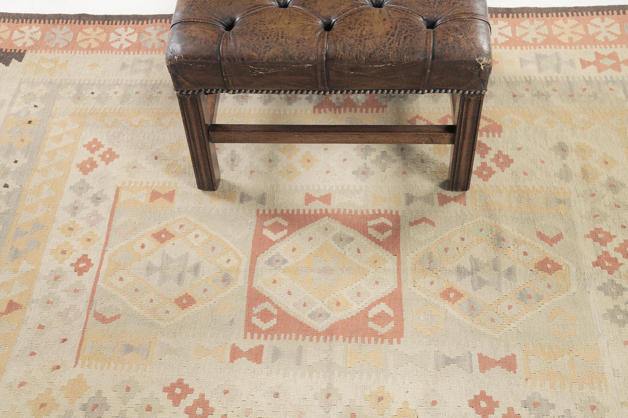 Mehraban Vintage-Stil Stammes natürlichen Farbstoff flach weben Kilim (Handgeknüpft) im Angebot