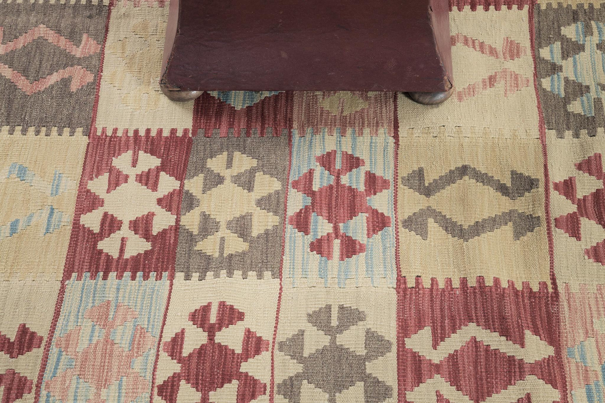 Noué à la main Mehraban - Kilim à tissage plat de style vintage en teinture naturelle, à motif tribal en vente