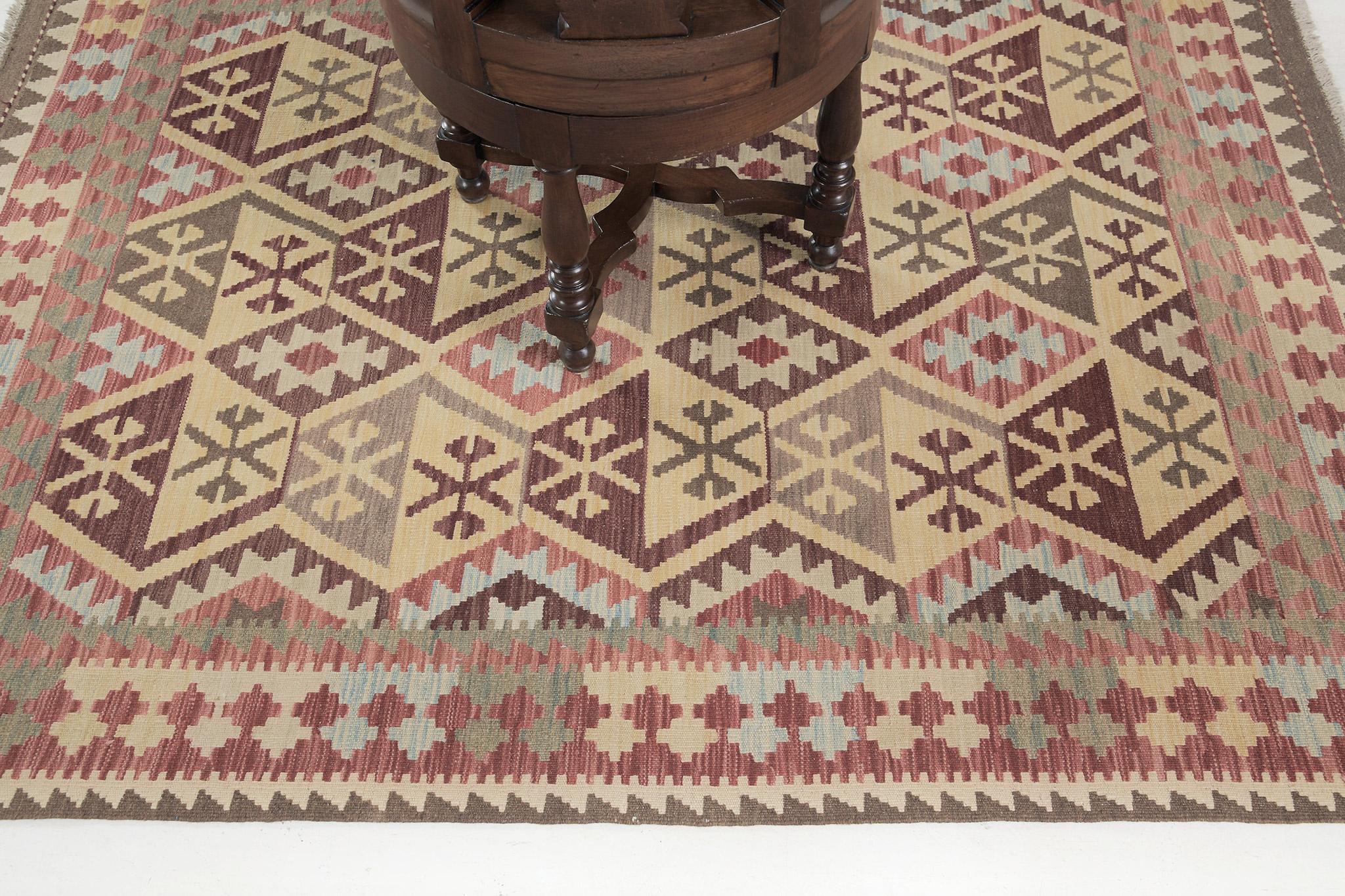 Mehraban Vintage-Stil Stammes natürlichen Farbstoff flach weben Kilim im Zustand „Neu“ im Angebot in WEST HOLLYWOOD, CA