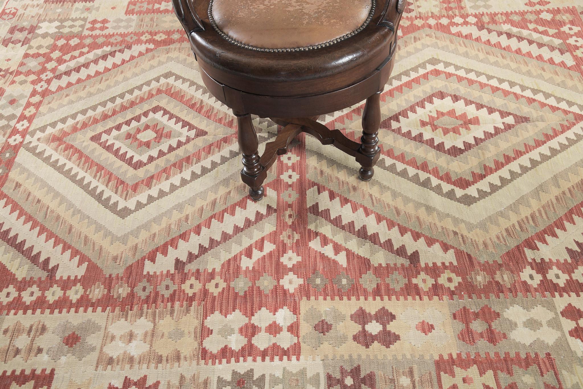 Mehraban Vintage Style Tribal Natural Dye Flat Weave Kilim In Excellent Condition For Sale In WEST HOLLYWOOD, CA