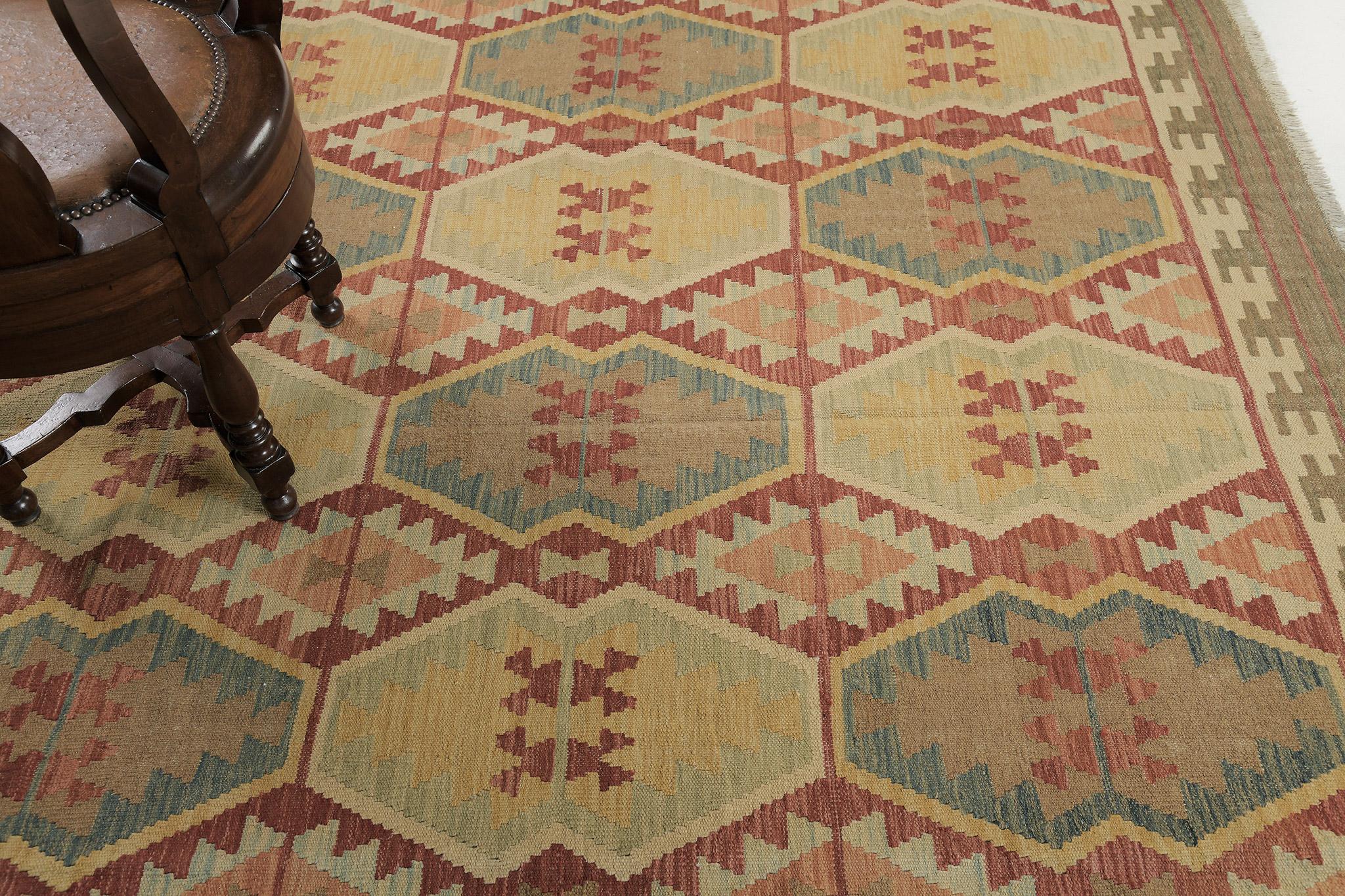 Mehraban - Kilim à tissage plat de style vintage en teinture naturelle, à motif tribal Excellent état - En vente à WEST HOLLYWOOD, CA