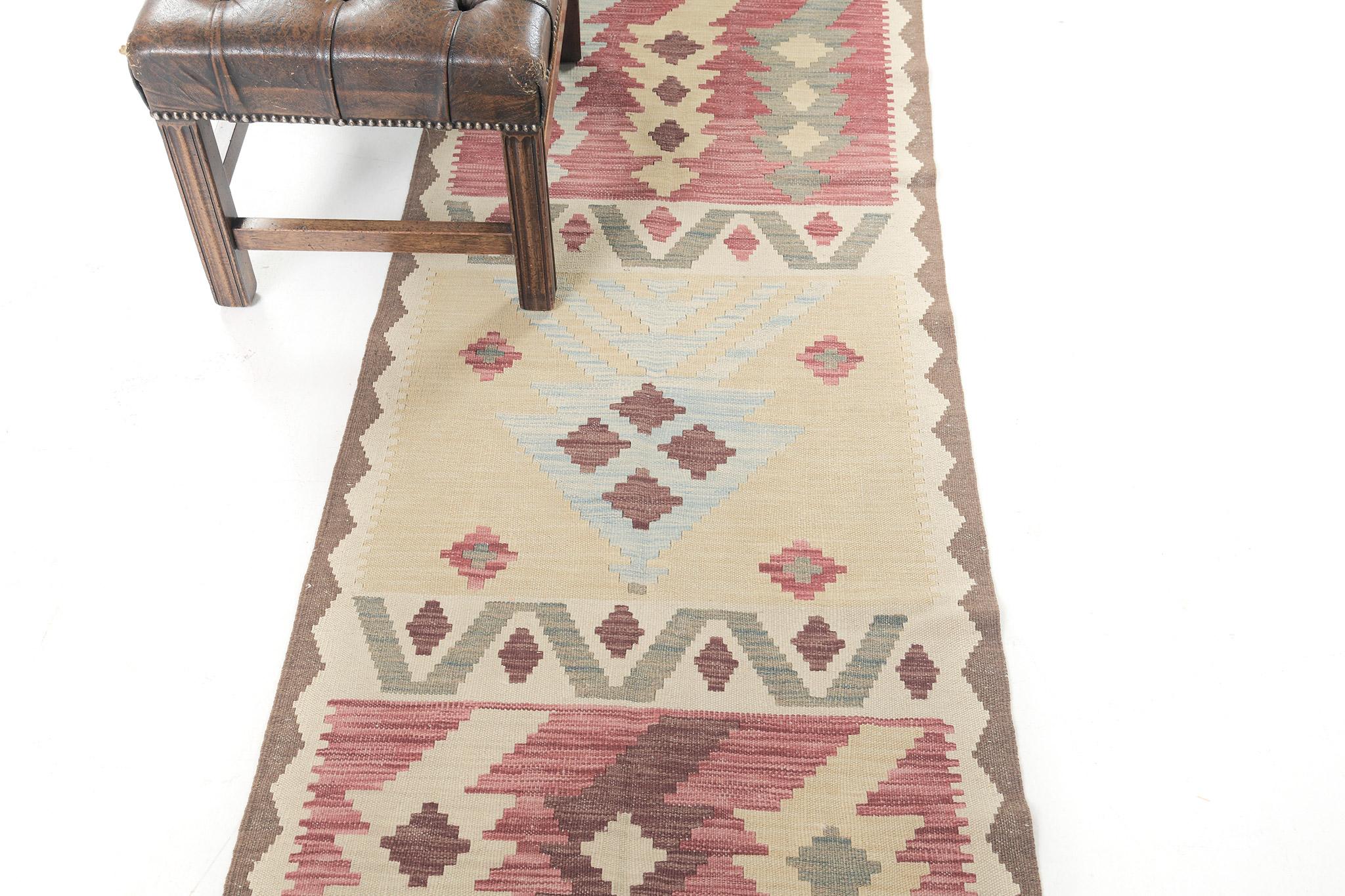 Mehraban Vintage-Stil Stammes natürlichen Farbstoff flach weben Kilim (21. Jahrhundert und zeitgenössisch) im Angebot